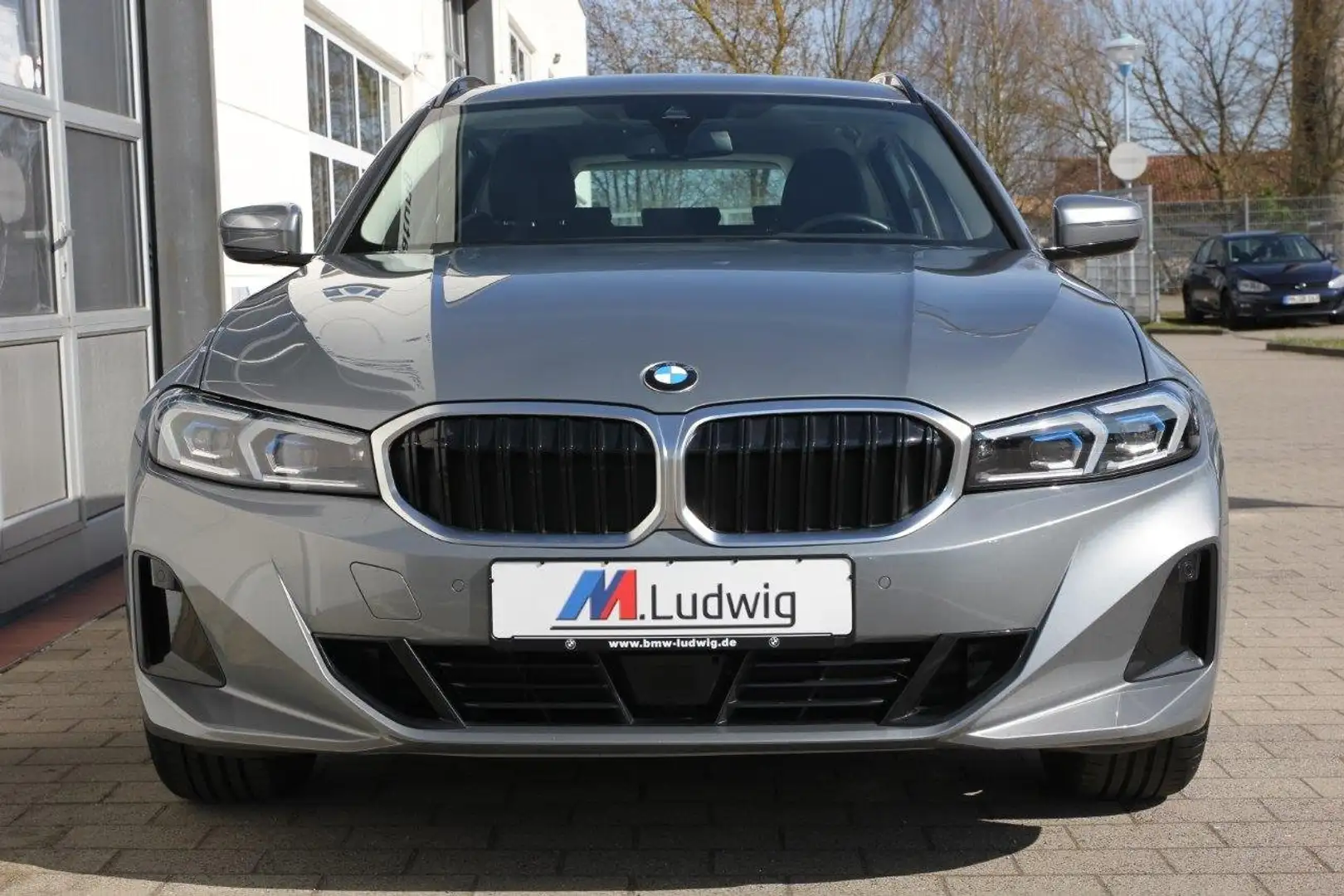 BMW 318 i Touring FACELIFT AHK ACC HEAD-UP RFK VOLL-LED Gris - 2