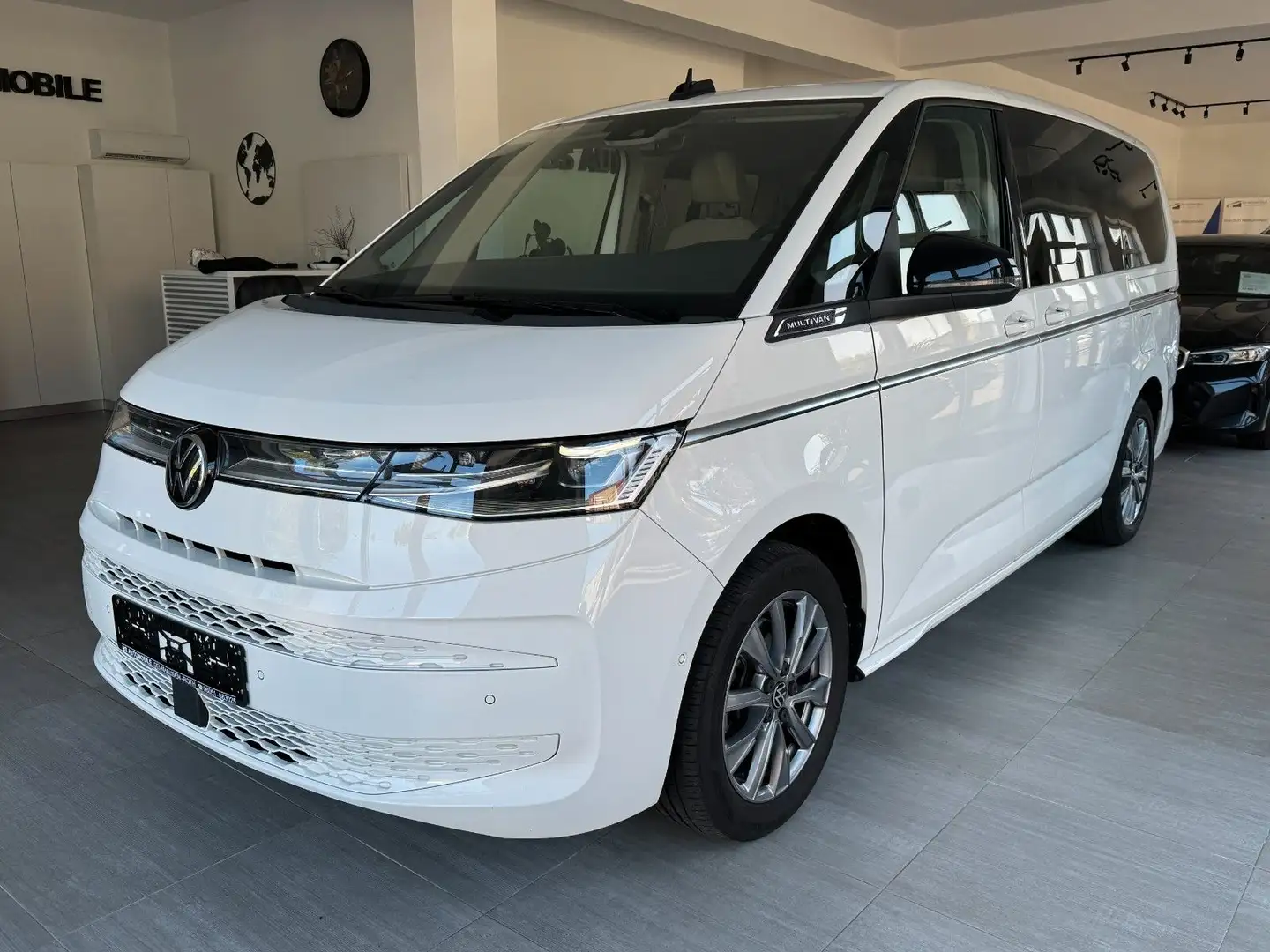 Volkswagen T7 Multivan Style Lang AHK / Standheizung / Navi Weiß - 1