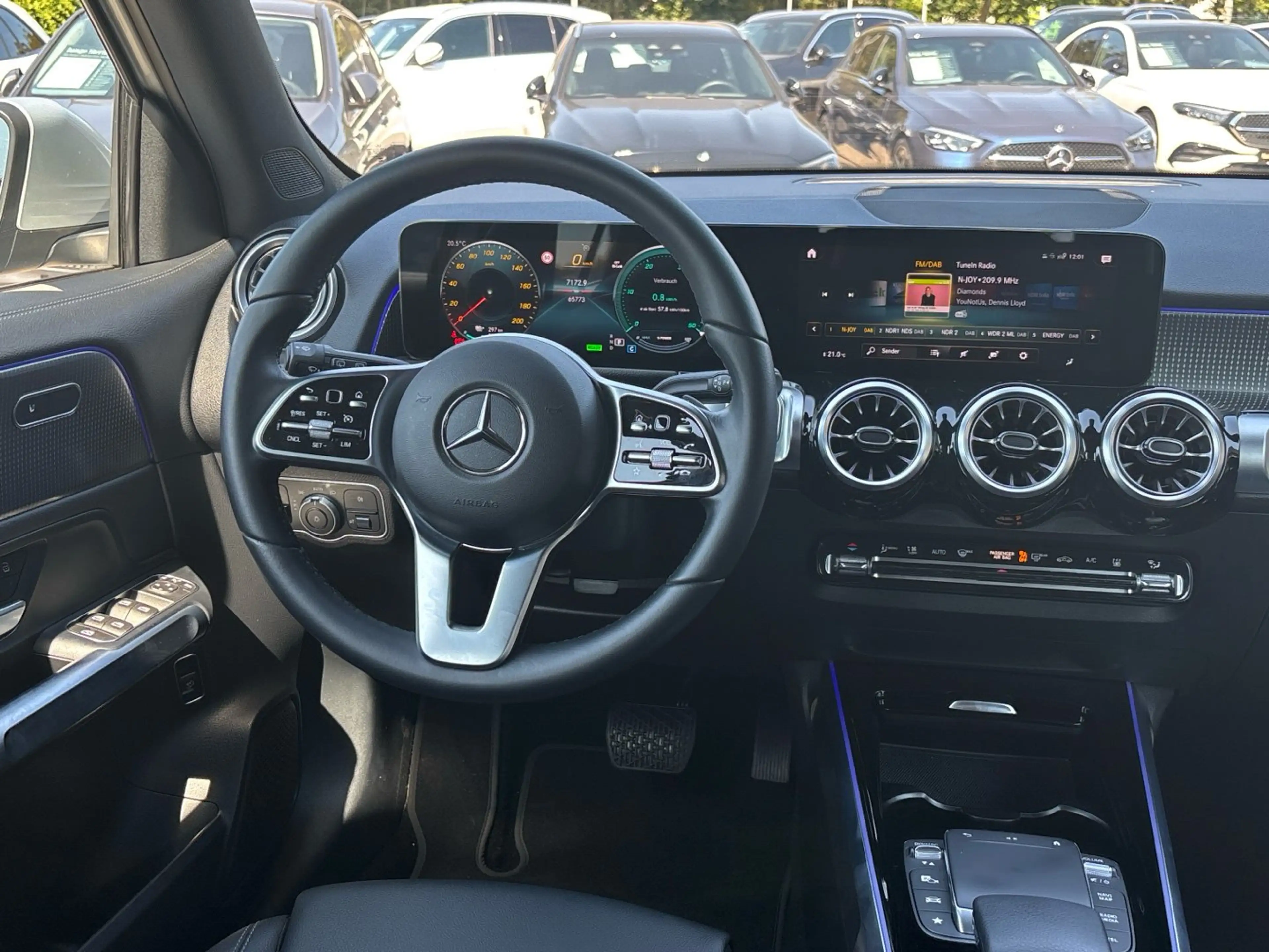 Mercedes-Benz EQB 300 4M Progressive Kamera Totwinkel CarPlay — photo 9