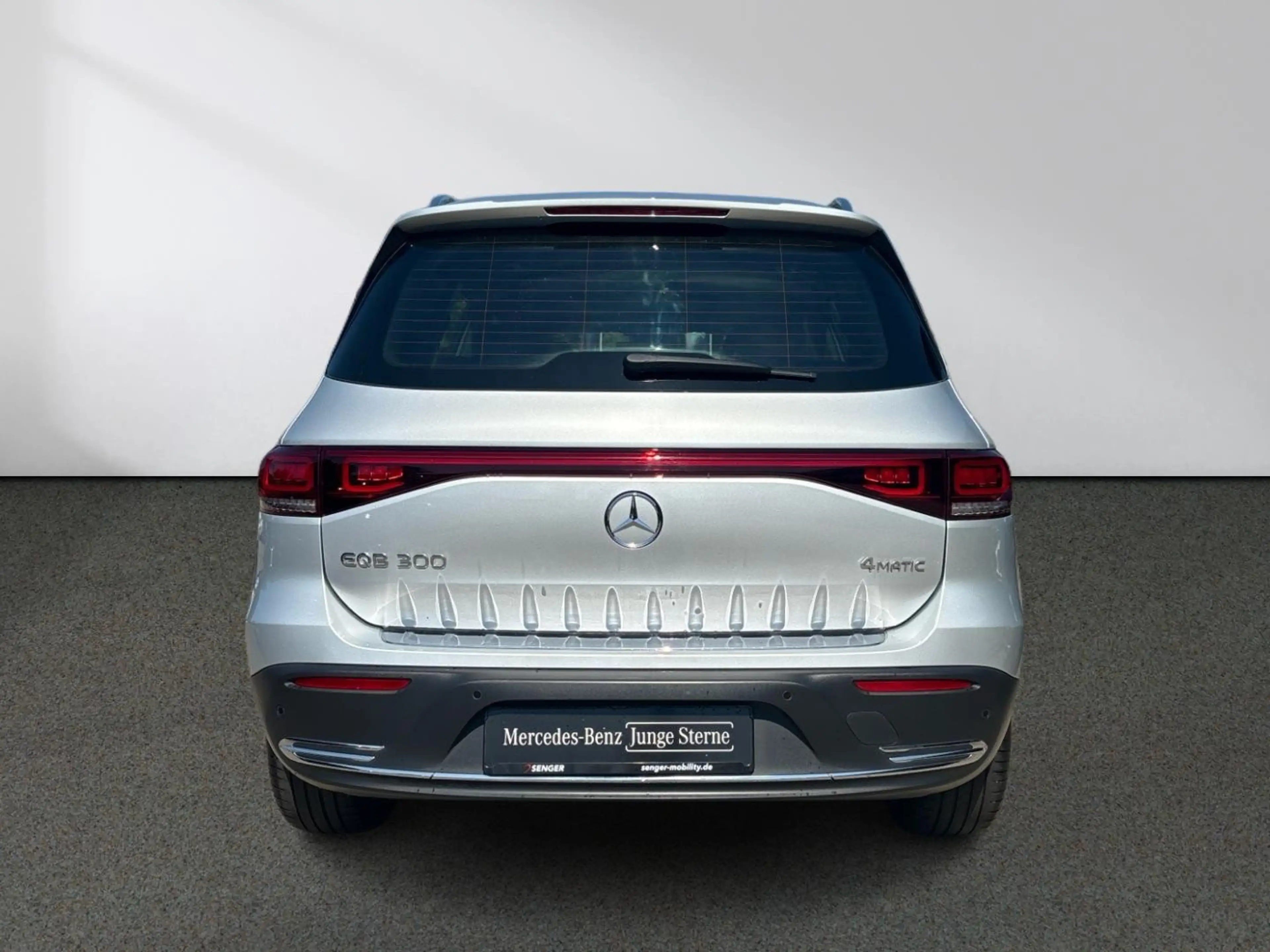 Mercedes-Benz EQB 300 4M Progressive Kamera Totwinkel CarPlay — photo 6