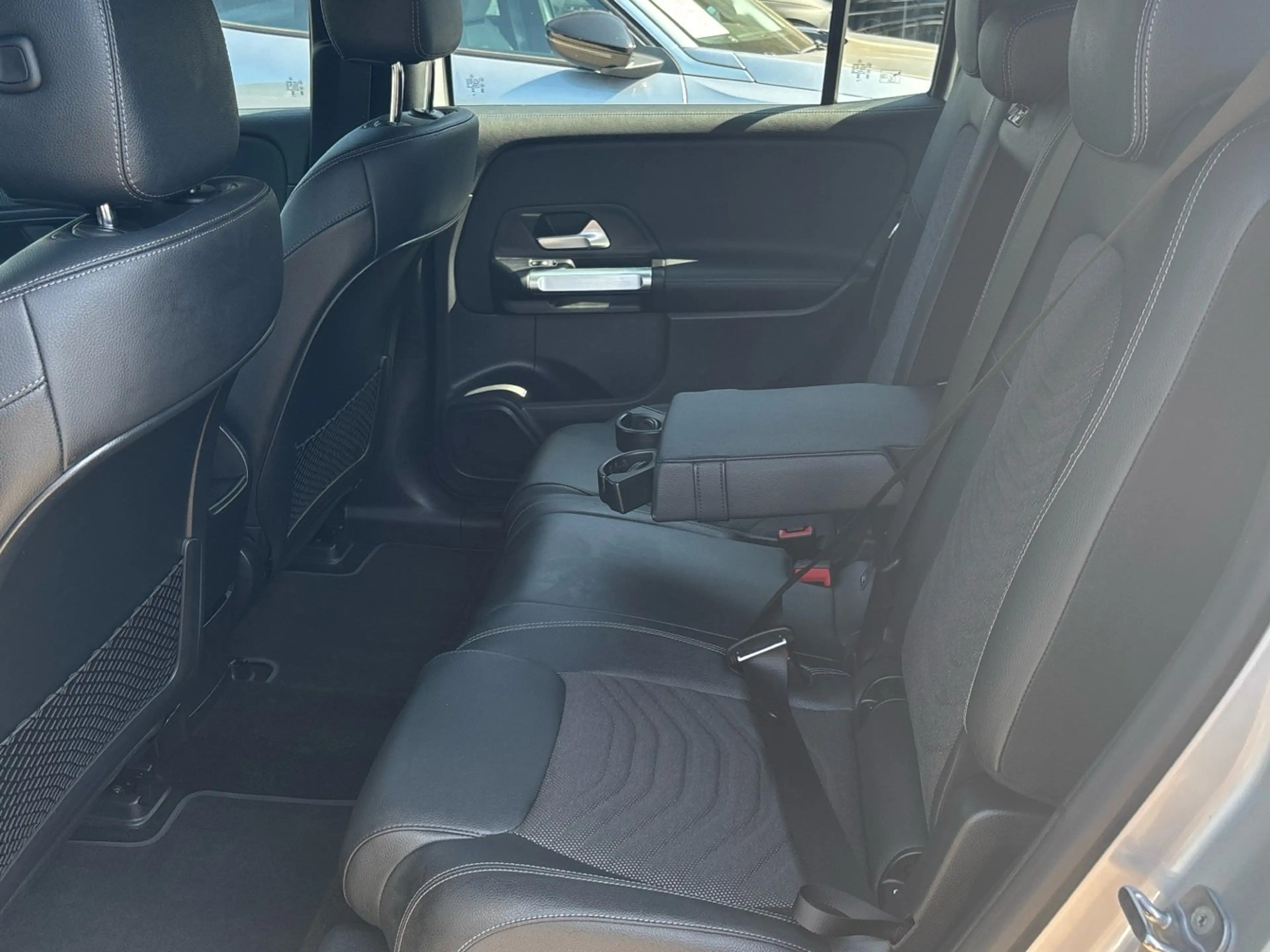 Mercedes-Benz EQB 300 4M Progressive Kamera Totwinkel CarPlay — photo 15