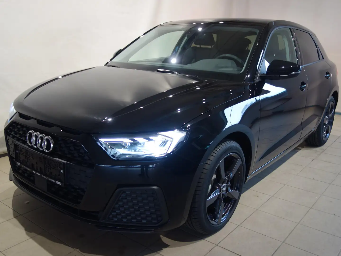 Audi A1 25 TFSI intense s-tronic Schwarz - 1