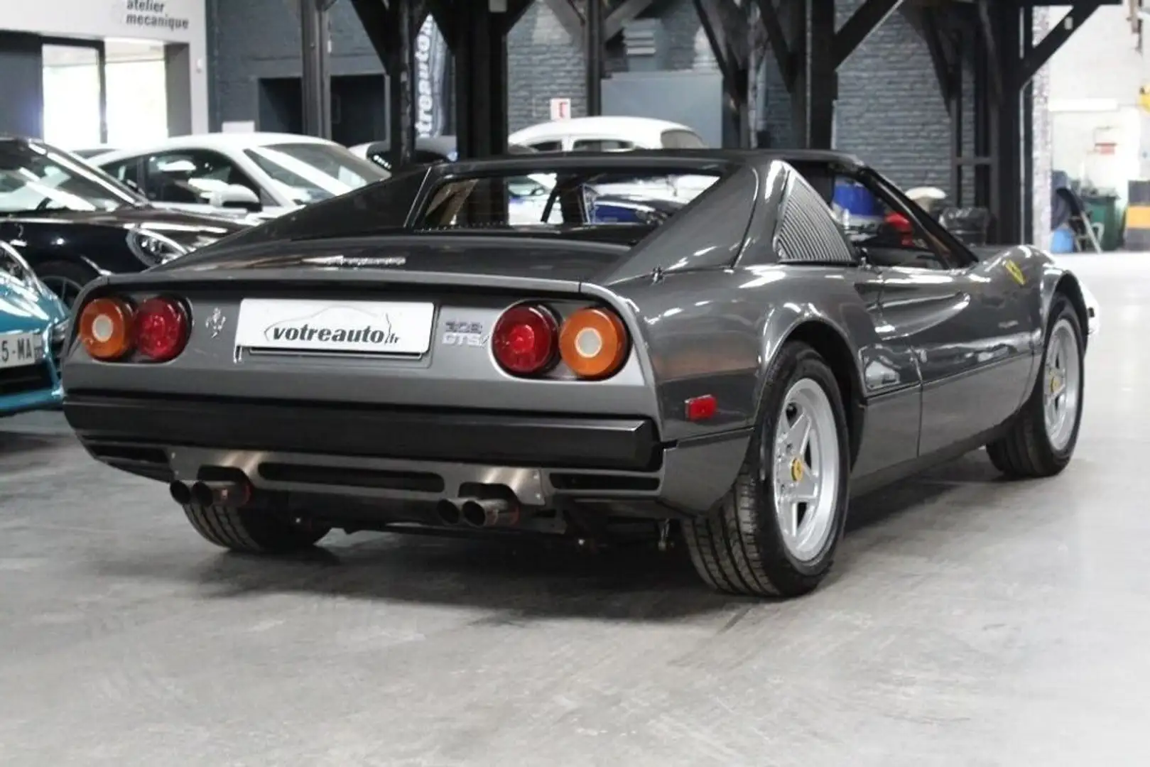 Ferrari 308 GTSI Grau - 2