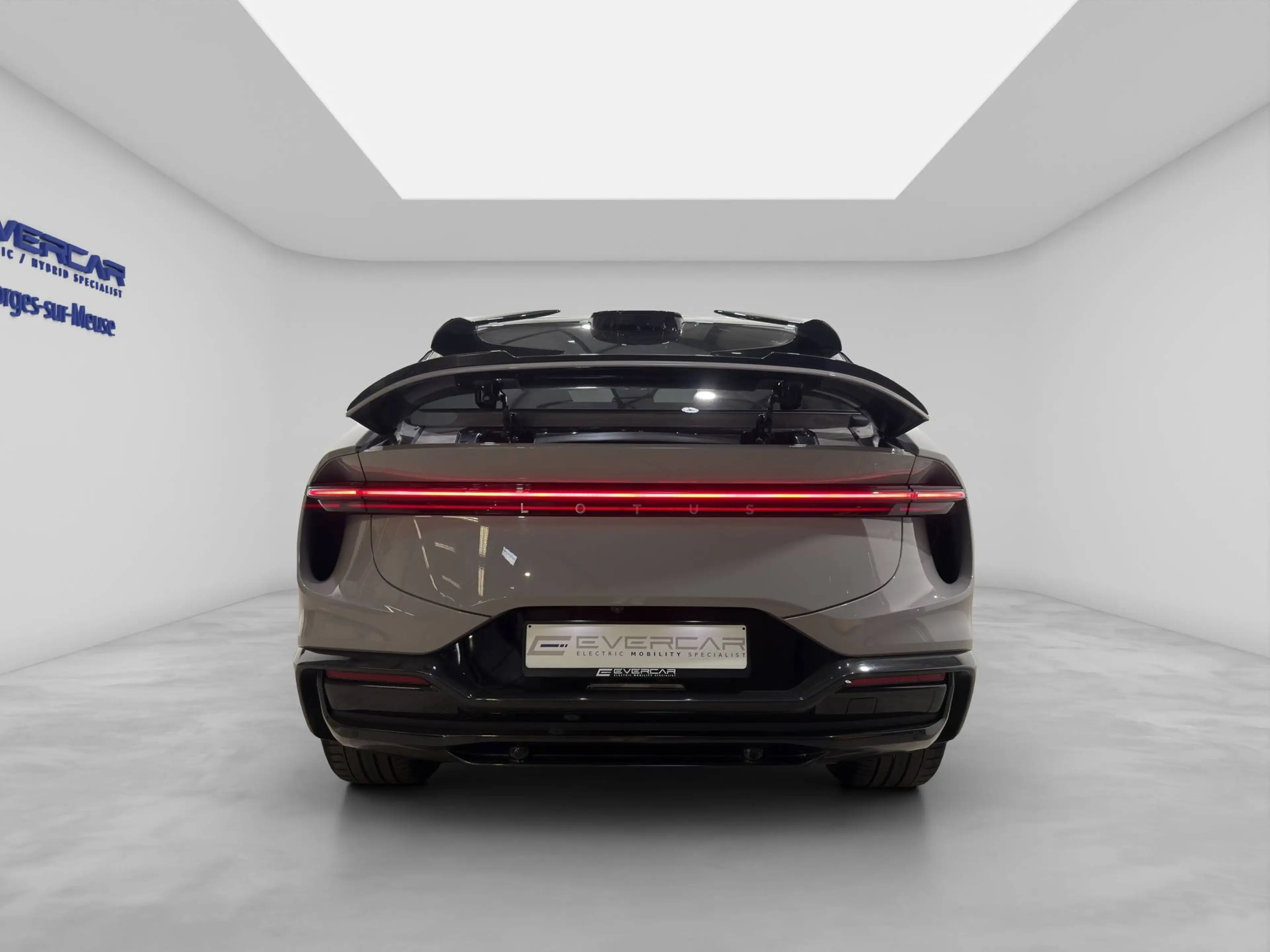 Lotus Eletre S ***FULL OPTIONS*PACK ENTENDED CARBON*KED SURROUND PRO 23 SPEAKERS*VENTILATED/HEATED/MASSAGE SEATS*** — photo 5