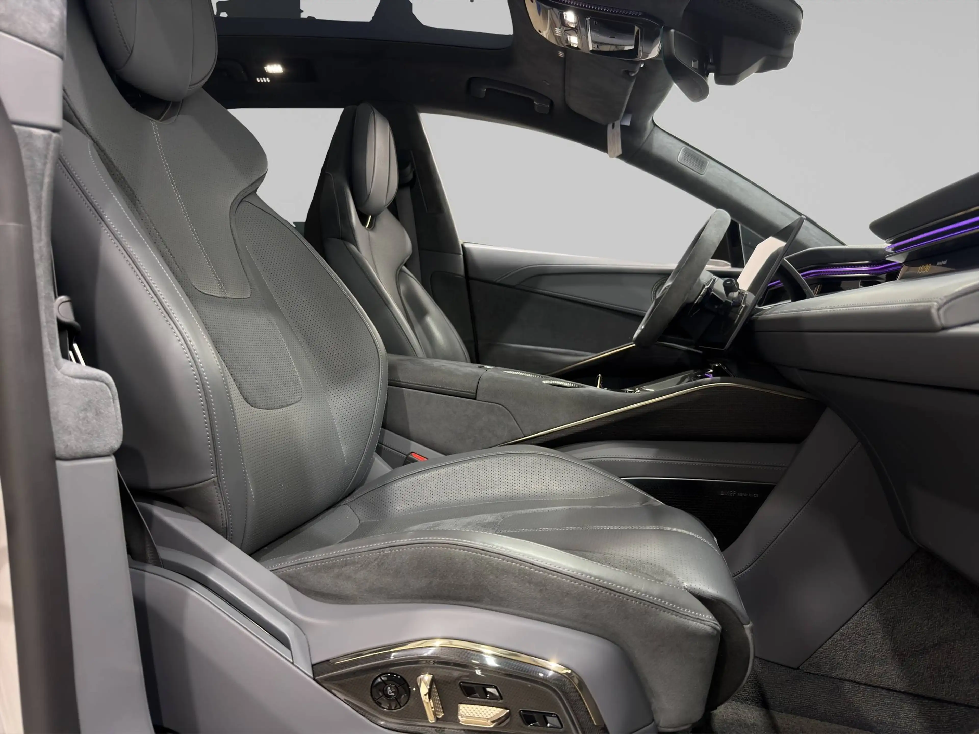 Lotus Eletre S ***FULL OPTIONS*PACK ENTENDED CARBON*KED SURROUND PRO 23 SPEAKERS*VENTILATED/HEATED/MASSAGE SEATS*** — photo 11