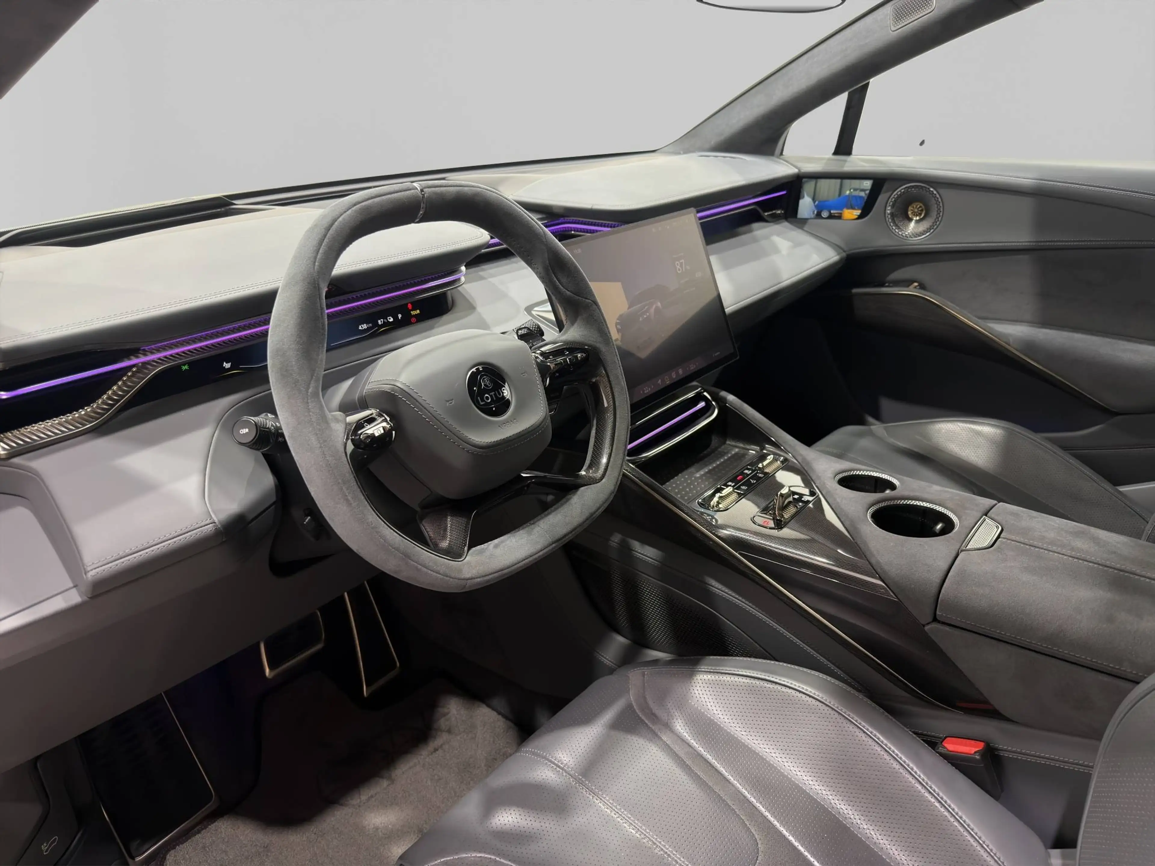 Lotus Eletre S ***FULL OPTIONS*PACK ENTENDED CARBON*KED SURROUND PRO 23 SPEAKERS*VENTILATED/HEATED/MASSAGE SEATS*** — photo 8