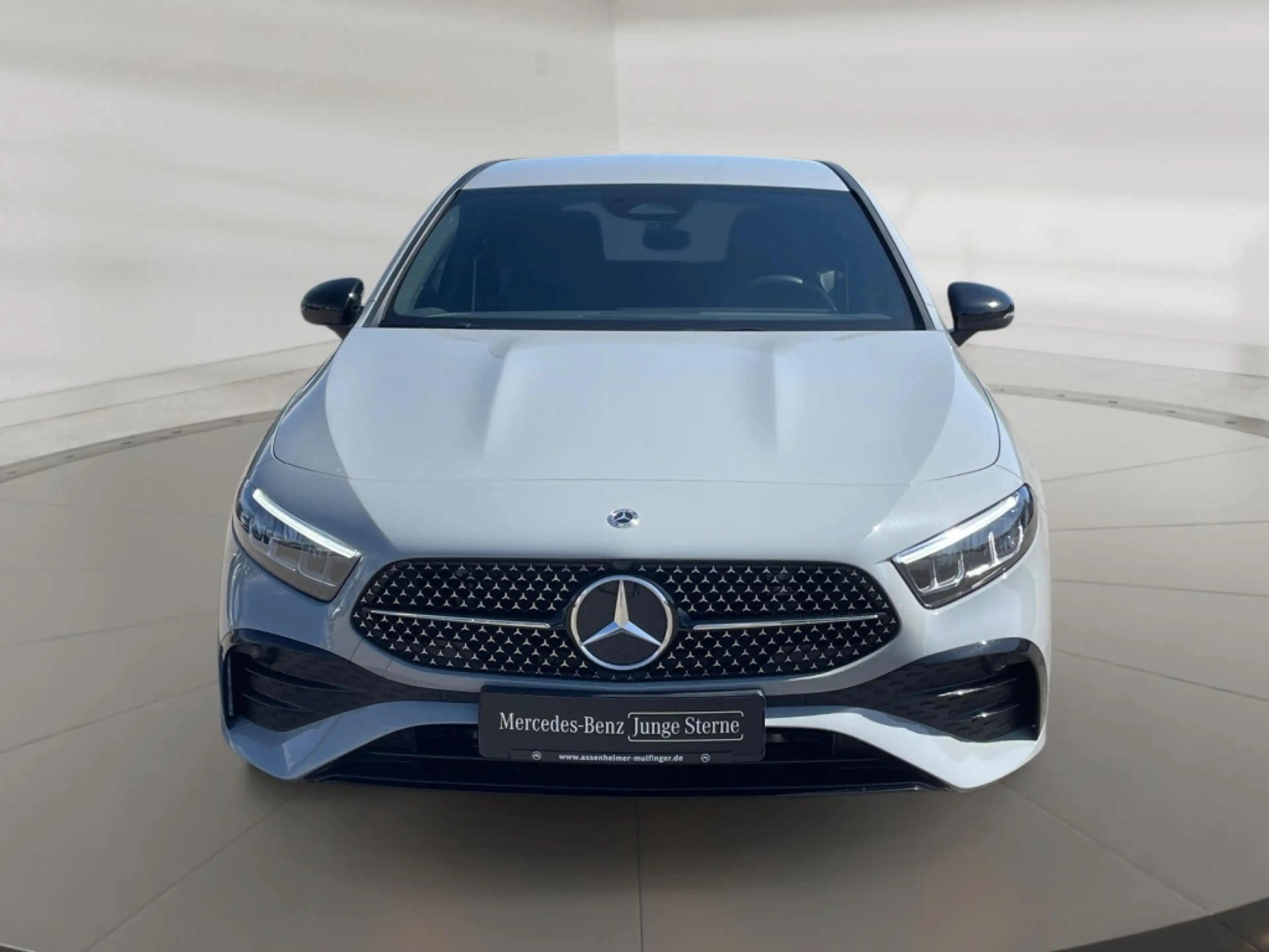 Mercedes-Benz A 180 AMG AMG+ILS+MBUX+Night+Wide+Cam+LED+Navi — photo 7