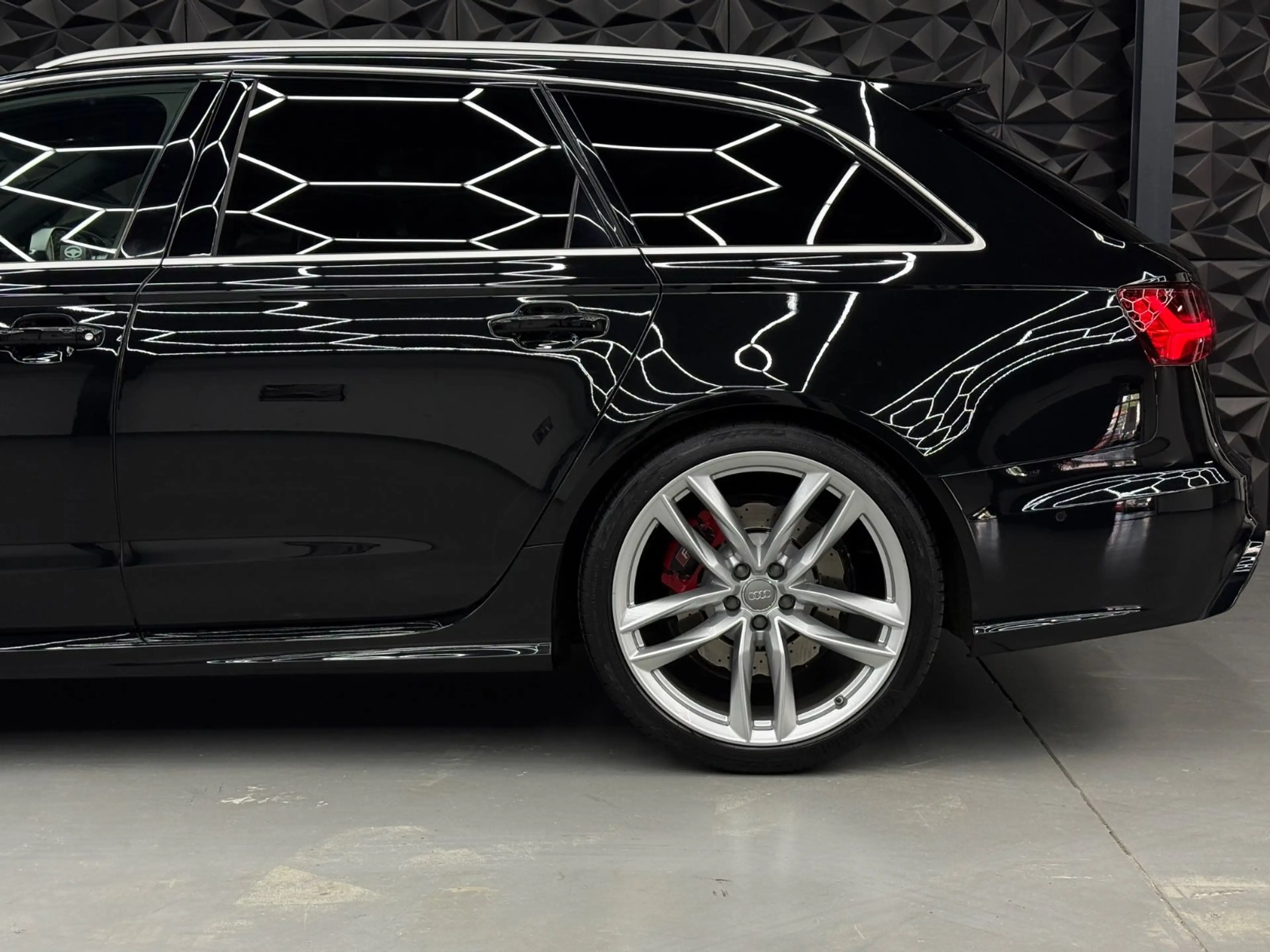 Audi RS6 4.0 TFSI quattro MAXTRIX LED*PANO*ACC*CARPLA — photo 7