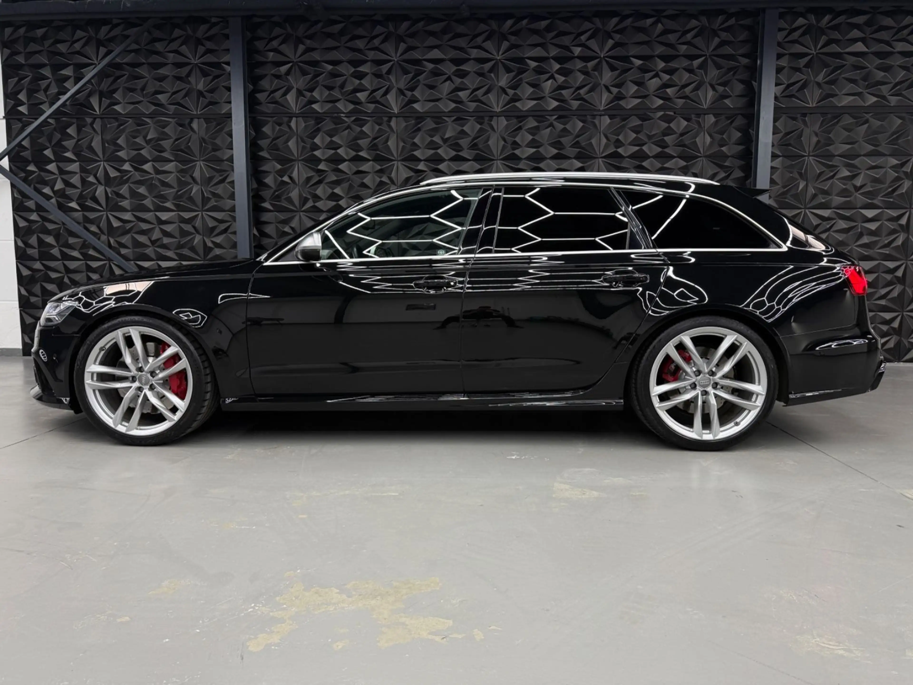 Audi RS6 4.0 TFSI quattro MAXTRIX LED*PANO*ACC*CARPLA — photo 5