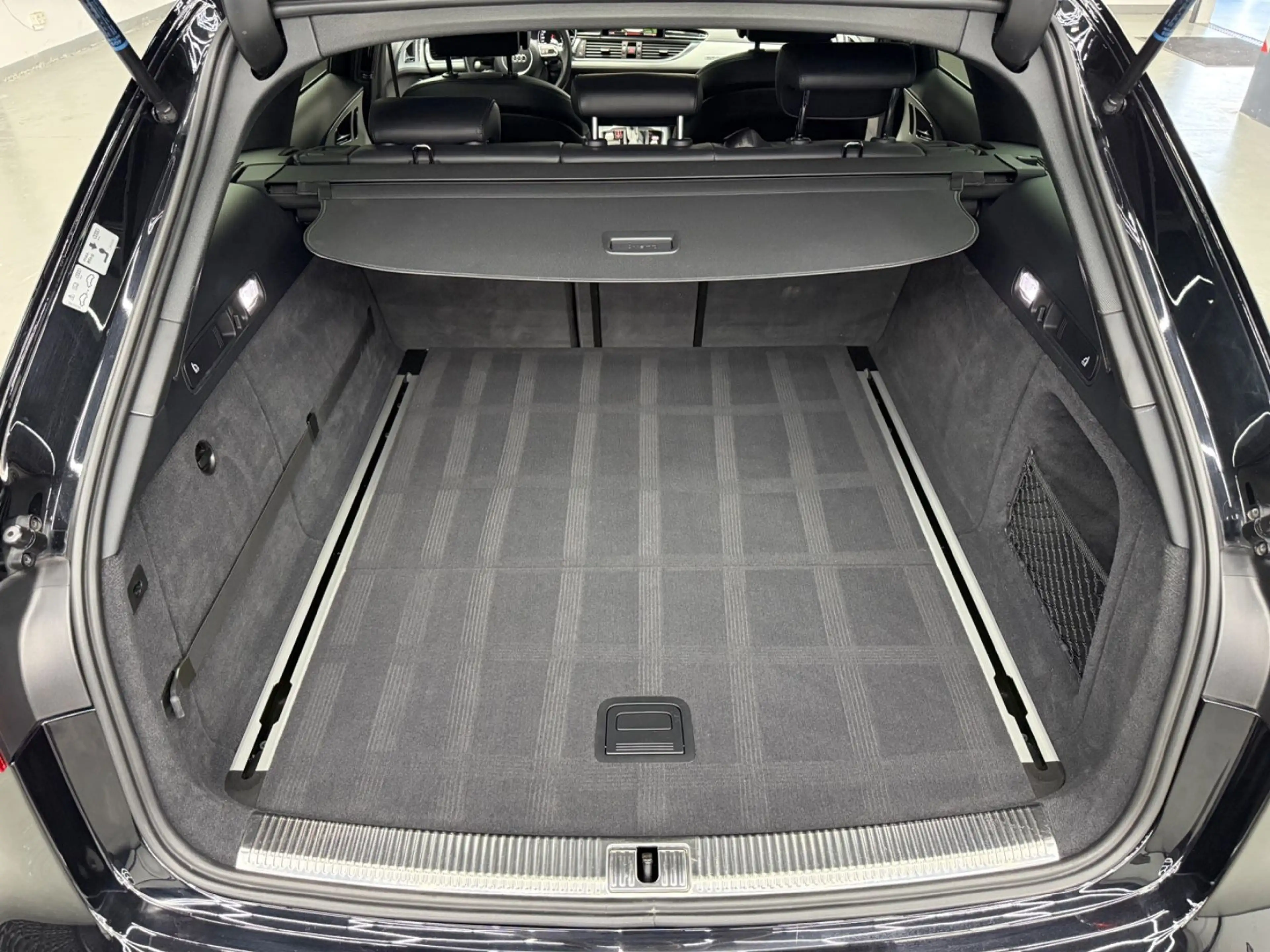 Audi RS6 4.0 TFSI quattro MAXTRIX LED*PANO*ACC*CARPLA — photo 12