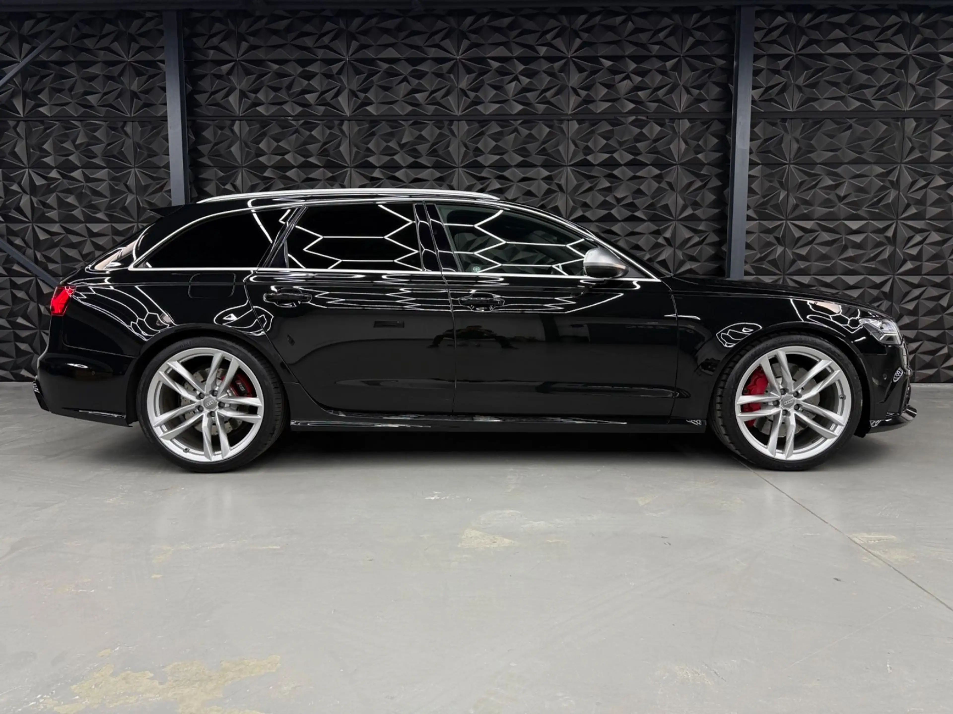 Audi RS6 4.0 TFSI quattro MAXTRIX LED*PANO*ACC*CARPLA — photo 15