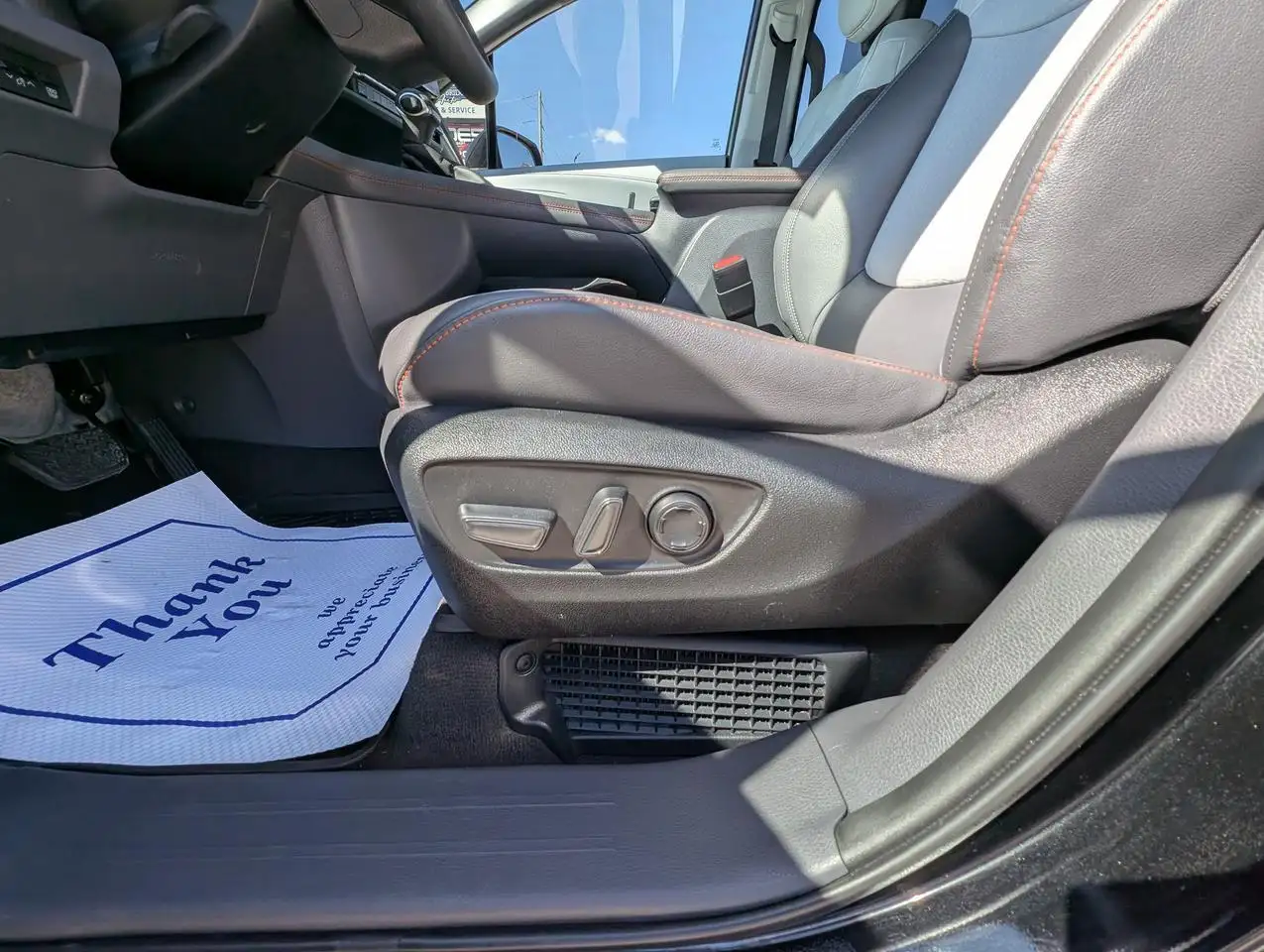 Toyota Sienna снимка Toyota Sienna