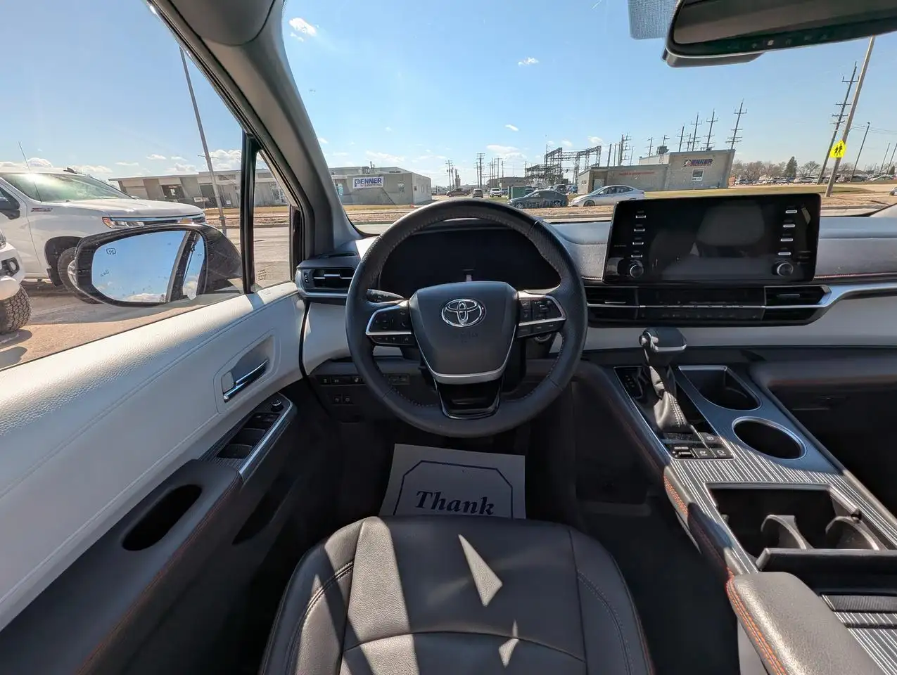 Toyota Sienna снимка Toyota Sienna