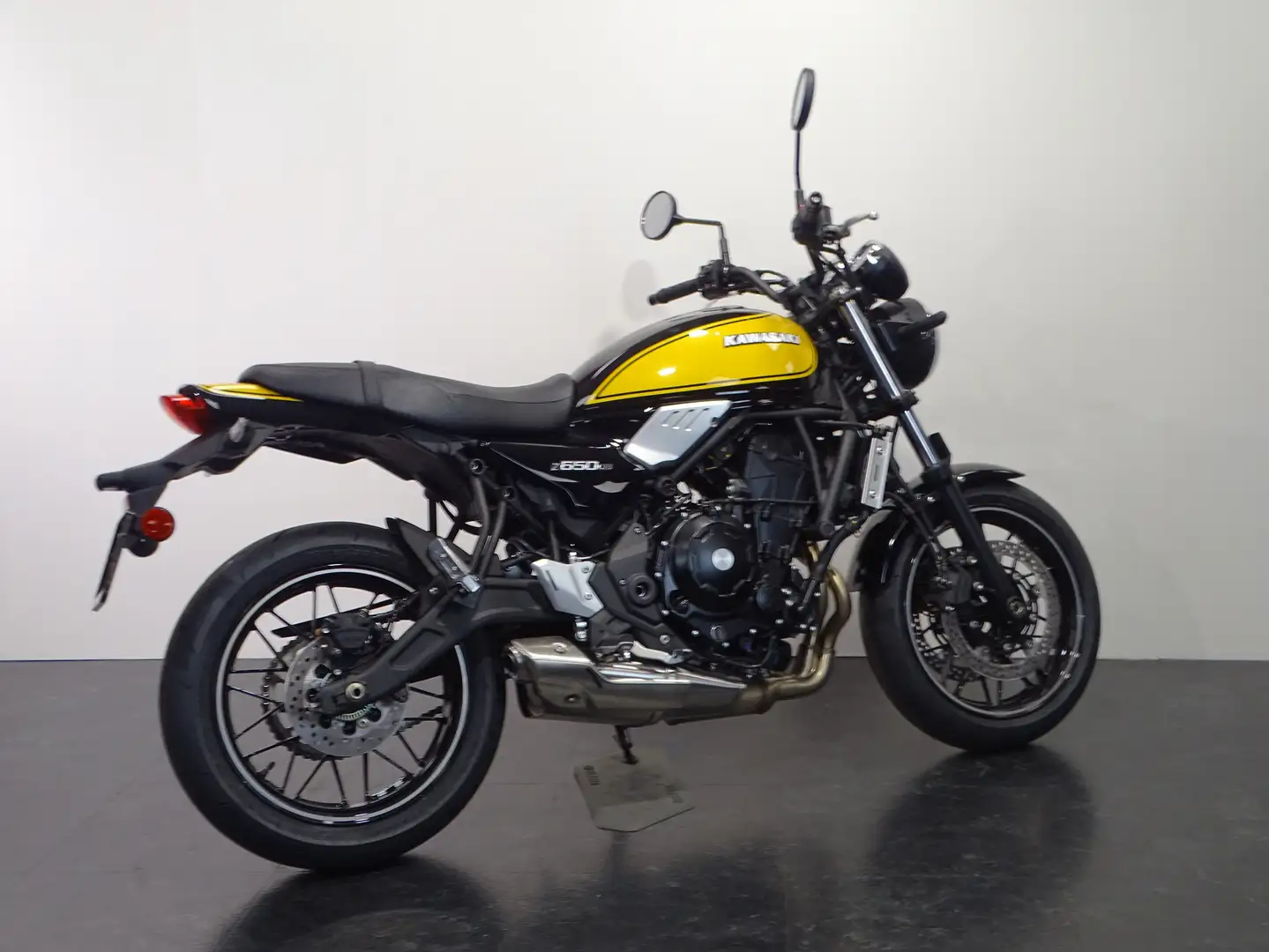 Kawasaki Z 650 RS Sárga - 2