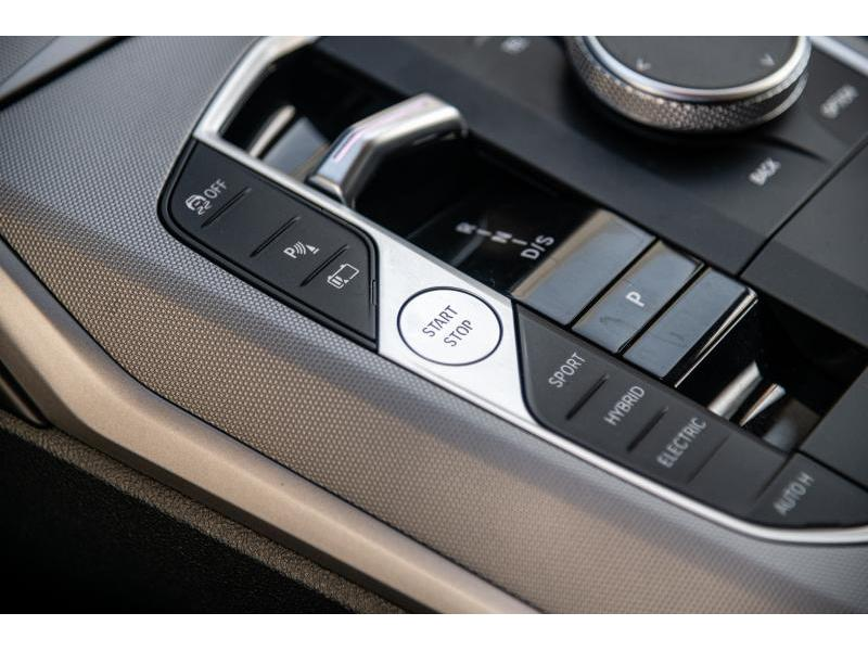 BMW 320 320e Touring — photo 10