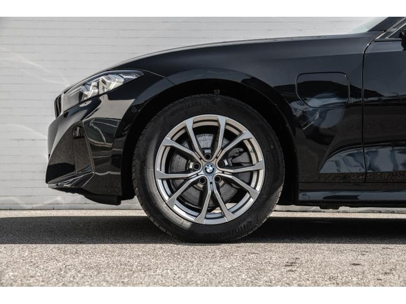 BMW 320 320e Touring — photo 4