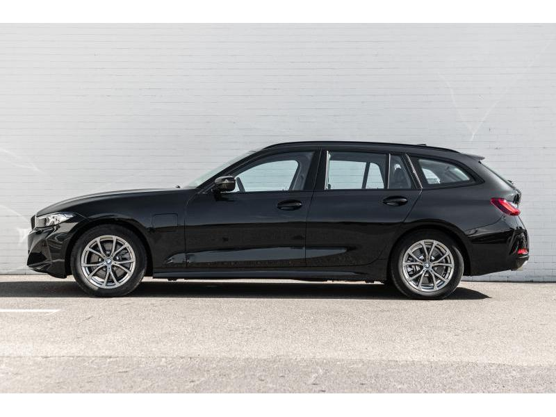 BMW 320 320e Touring — photo 3