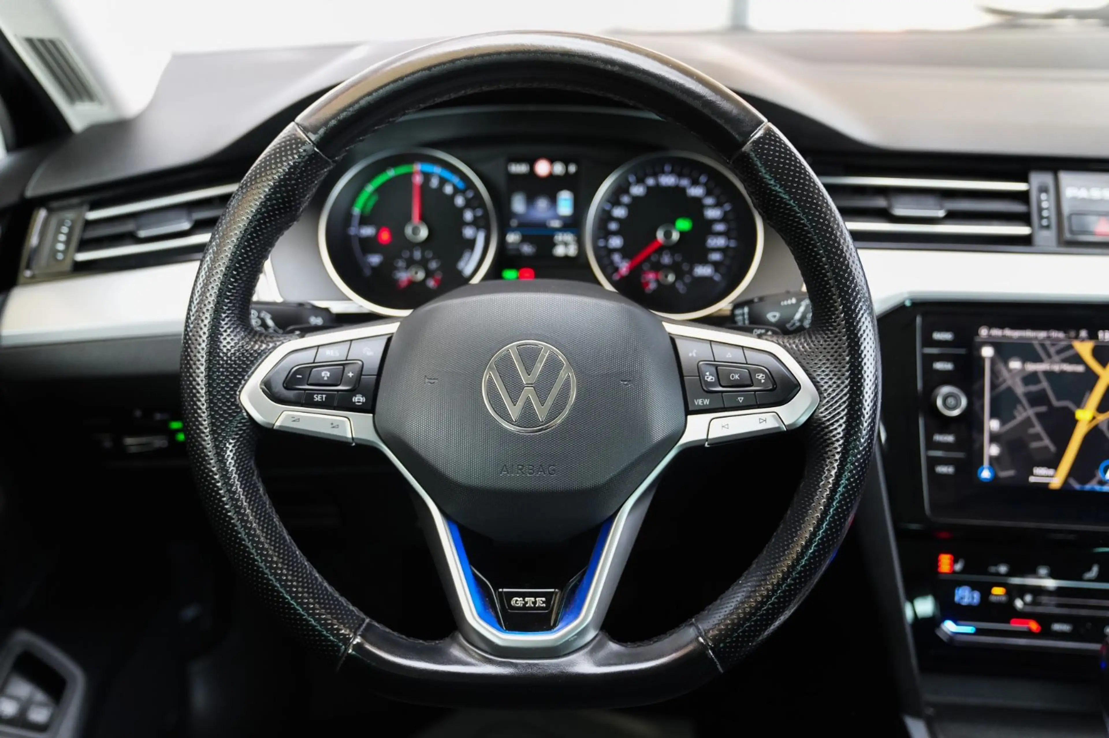 Volkswagen Passat Variant GTE *Temp./SHZ/Klimaaut./PDC* — photo 12