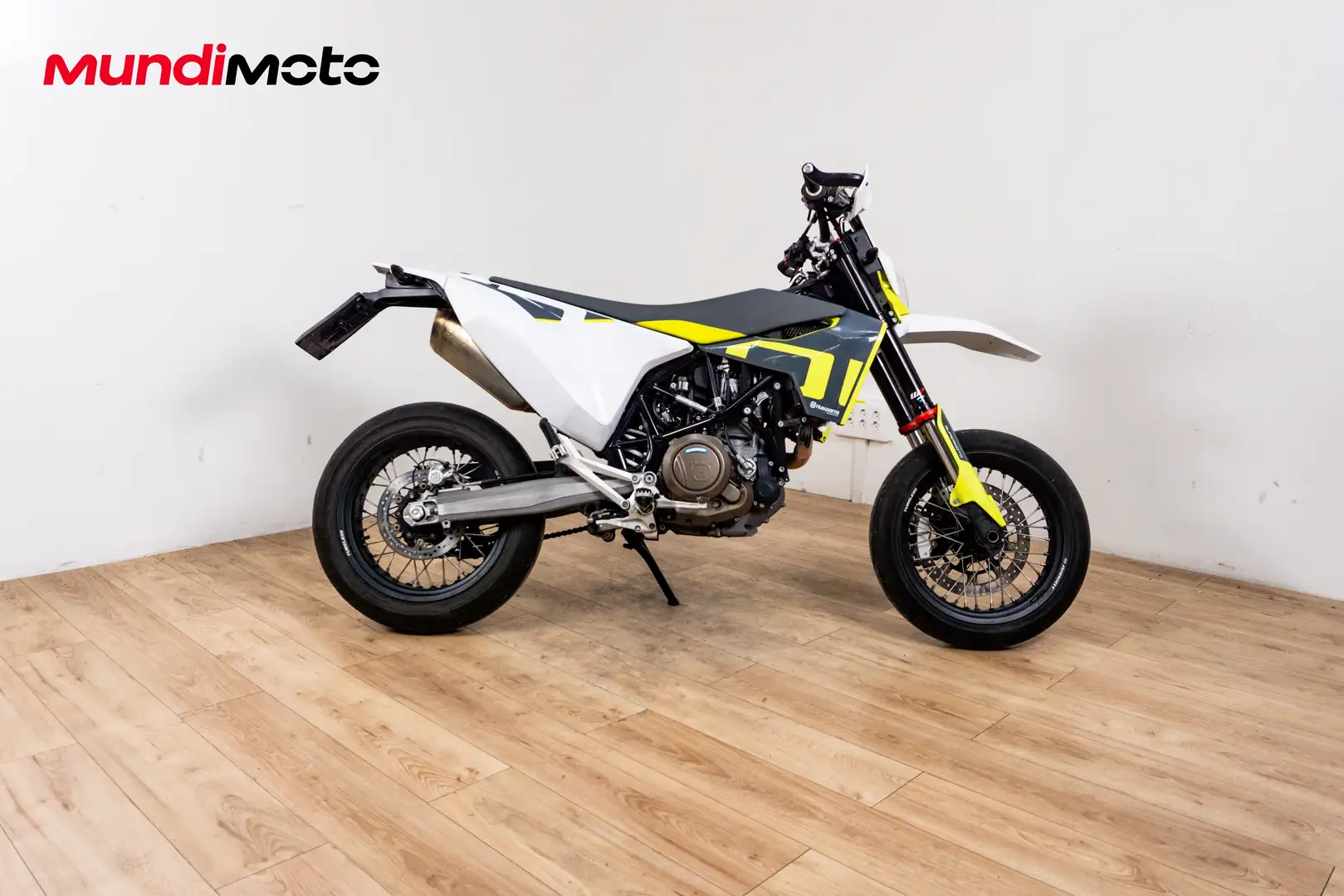 Husqvarna 701 Supermoto - 1