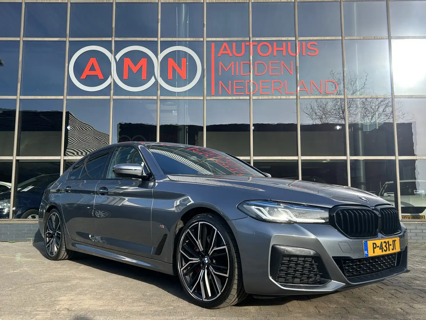 BMW 520 5-serie 520i M-pakket Full Options!! Cruisectr,Cli Grijs - 2