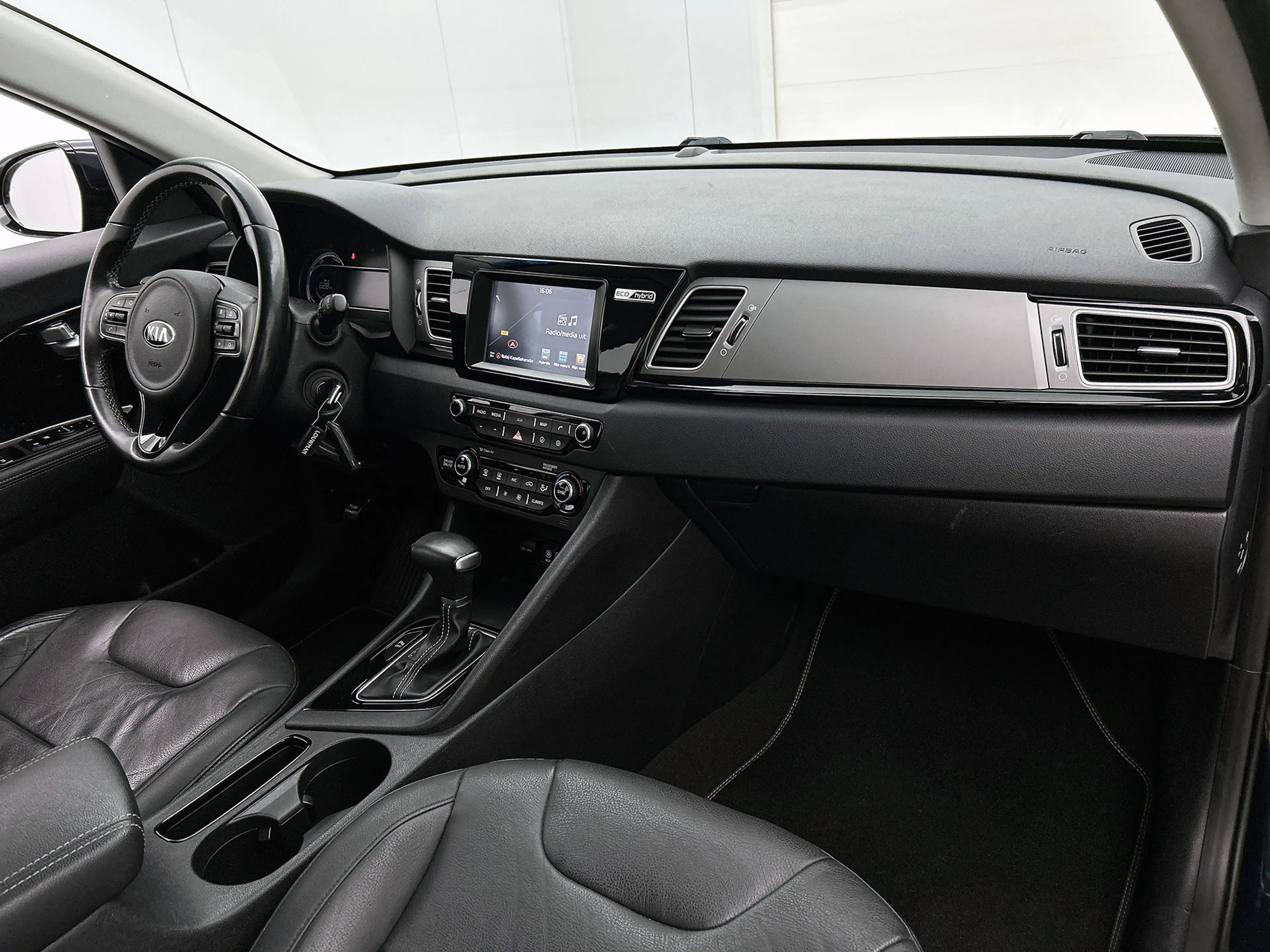 Kia Niro 1.6 GDi Hybrid DynamicLine | Trekhaak | Leder | Na — photo 8