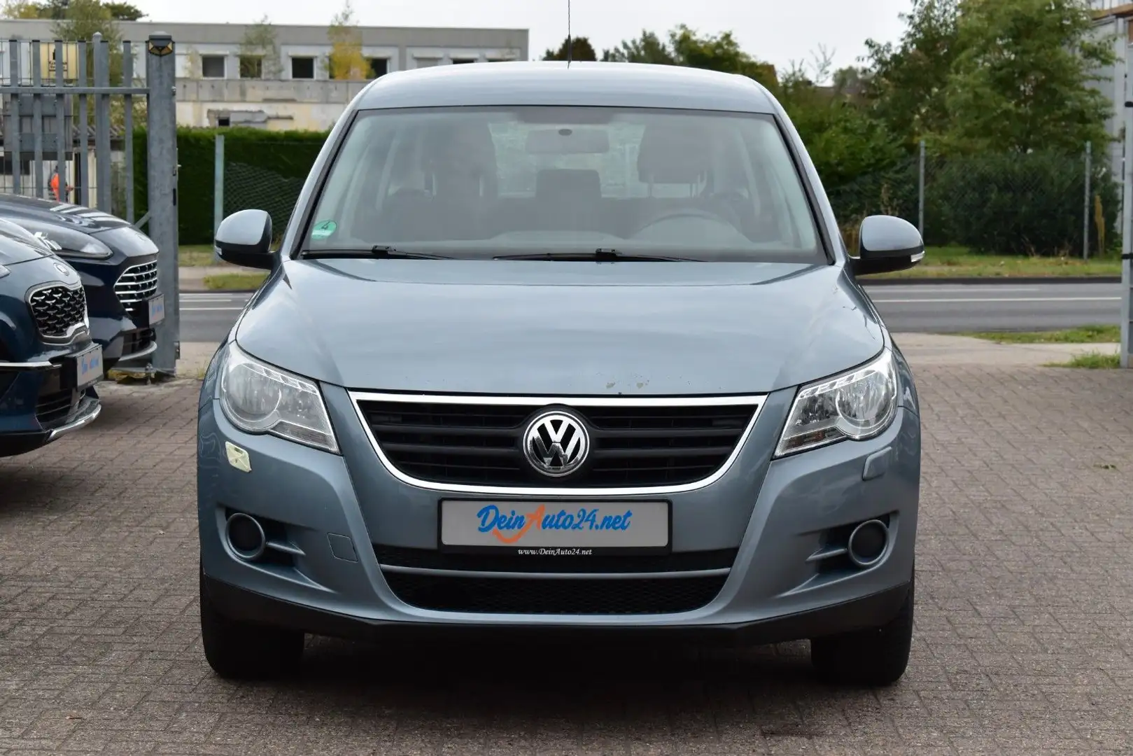 Volkswagen Tiguan Trend & Fun 4Motion Klimaaut.|SI-Hzg|AHK Grau - 2