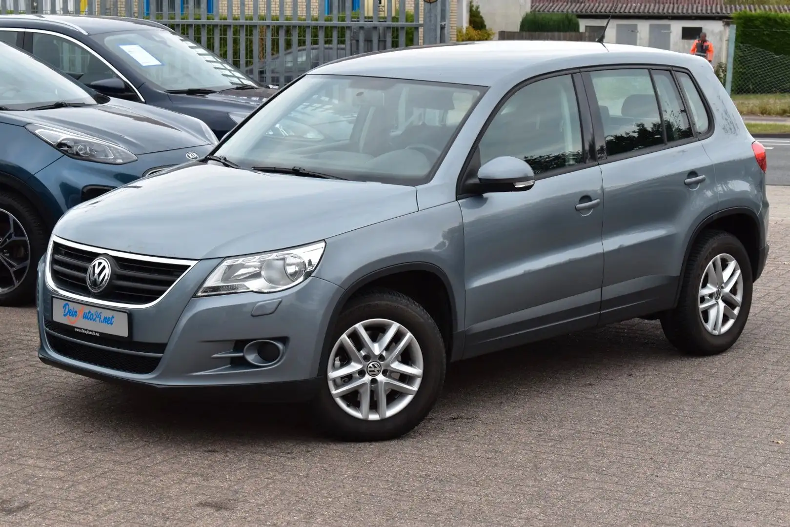 Volkswagen Tiguan Trend & Fun 4Motion Klimaaut.|SI-Hzg|AHK Grau - 1