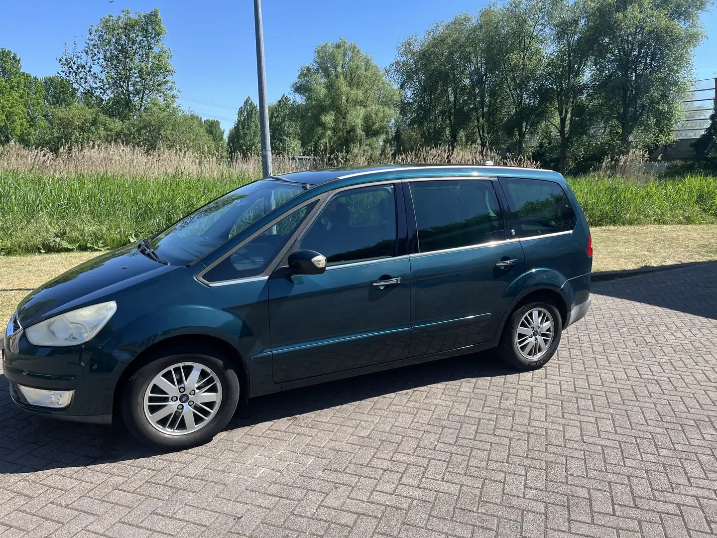 Ford Galaxy 2.0-16V Ghia Vert - 2