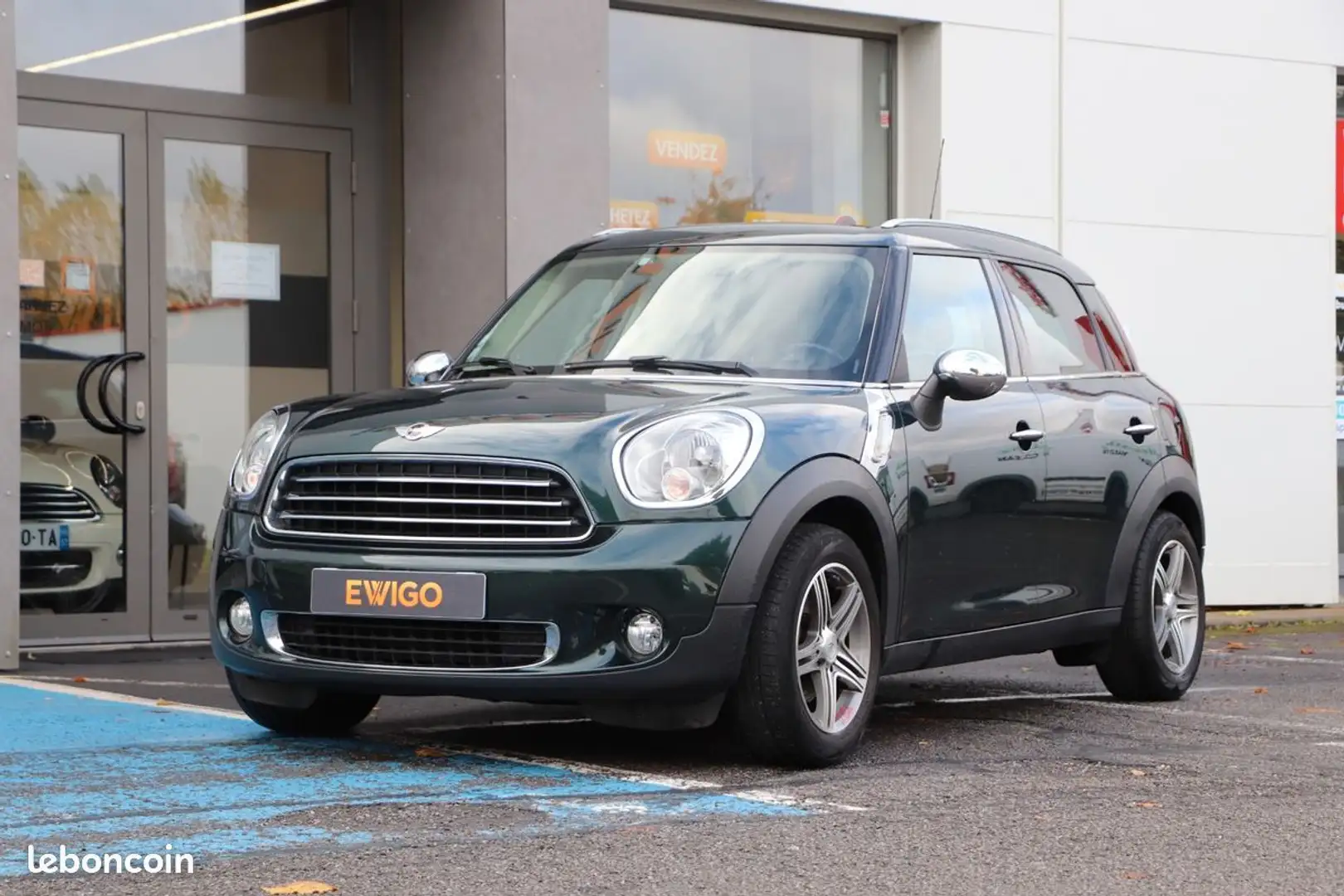 MINI Cooper Countryman 1.6 120ch cooper 4x4 toit ouvrant Vert - 1