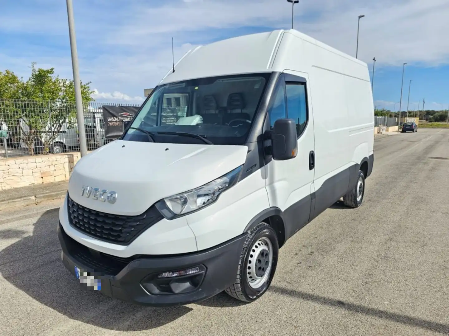 Iveco Daily 35S12V 2.3 HPT PM-TM Furgone Passo 3520 Weiß - 1