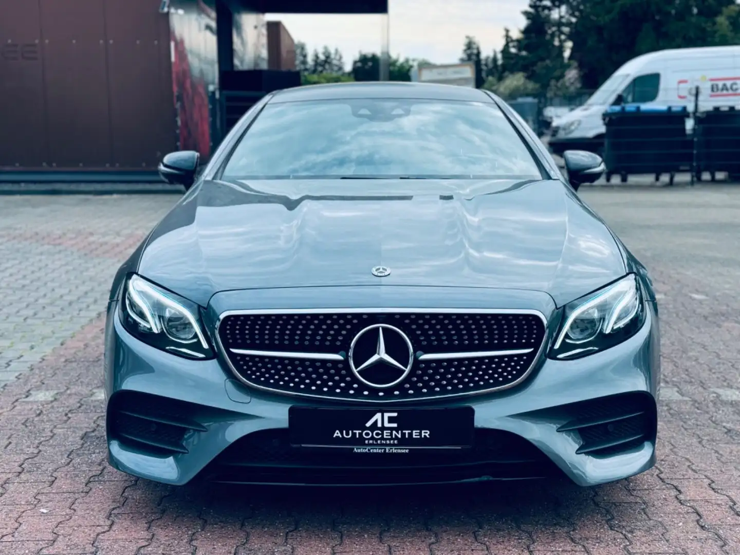 Mercedes-Benz E 220 d Coupe AMG Line BURMESTER+MEMORY+360KAMERA Grau - 2