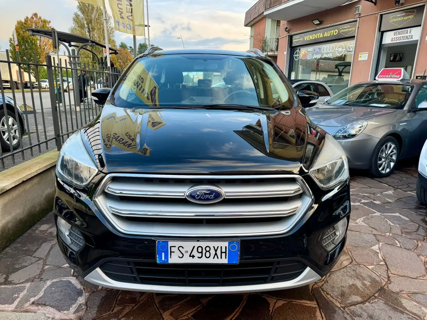 Ford Kuga 1.5 ecoboost Plus s&s 2wd 120cv ottimo stato Noir - 1