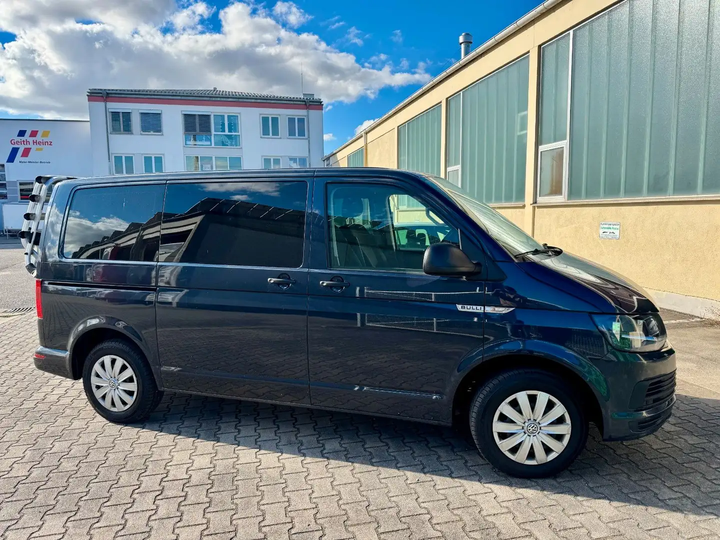 Volkswagen T6 Multivan 2.0 TDI°7 SITZE°NAVI°PDC° Bleu - 2