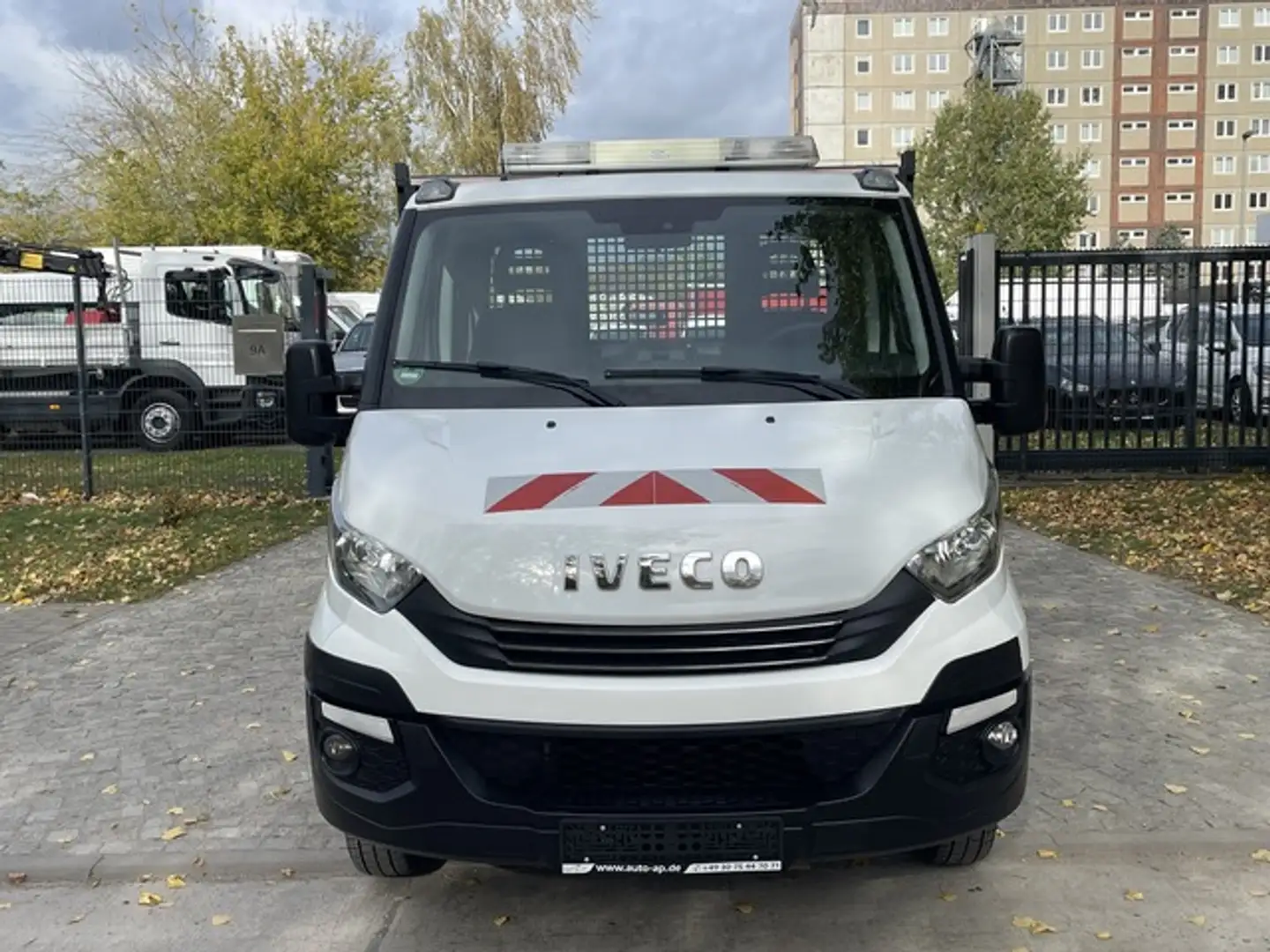Iveco Daily 50C18/P 3,0HPI Hi-Matic MAXI Pritsche Weiß - 2