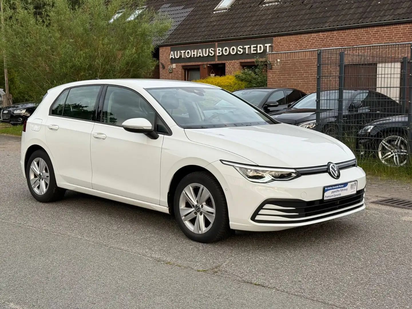 Volkswagen Golf VIII Life *KAMERA*LED*D.TACHO*MSWT* Blanc - 1