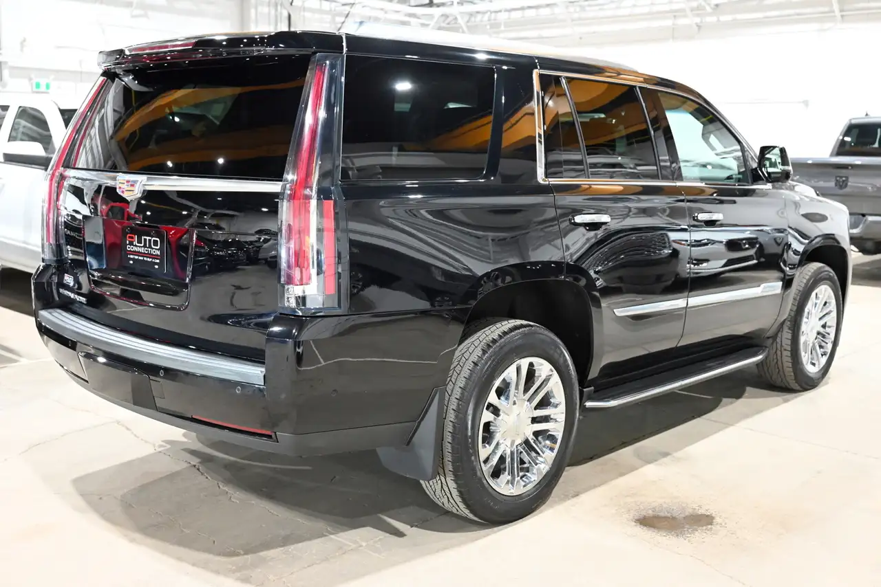 Cadillac Escalade снимка Cadillac Escalade