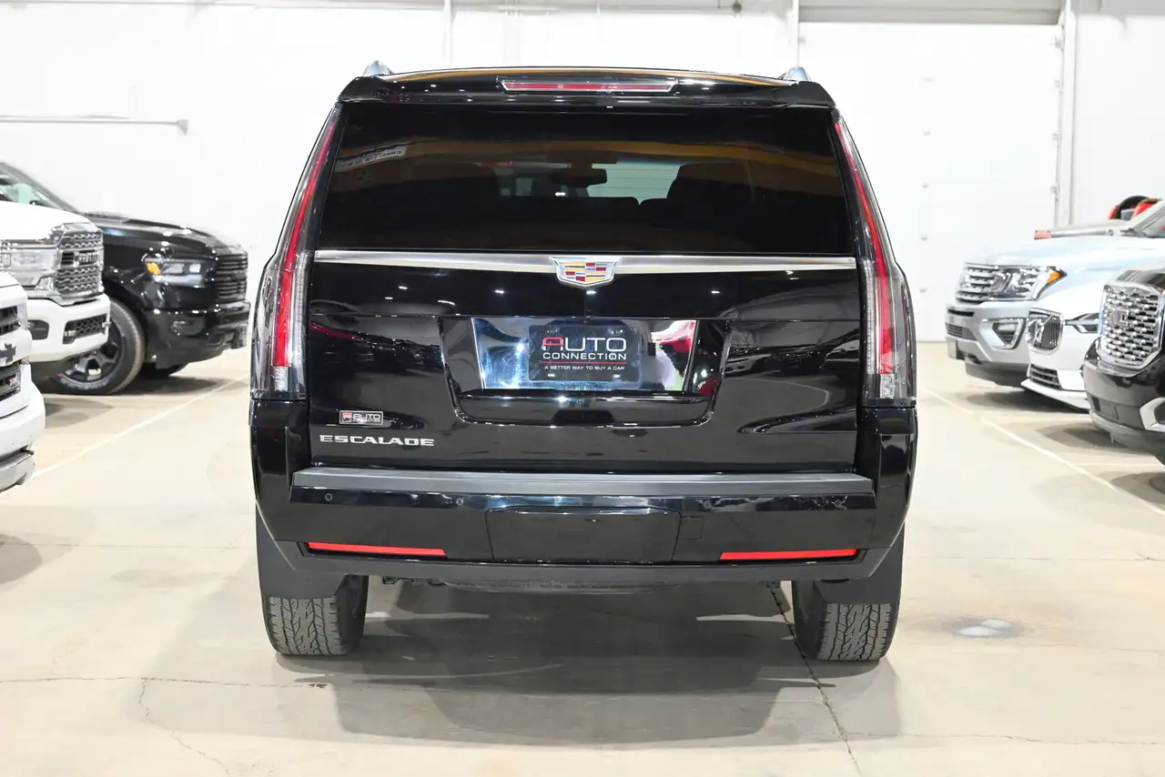 Cadillac Escalade снимка Cadillac Escalade