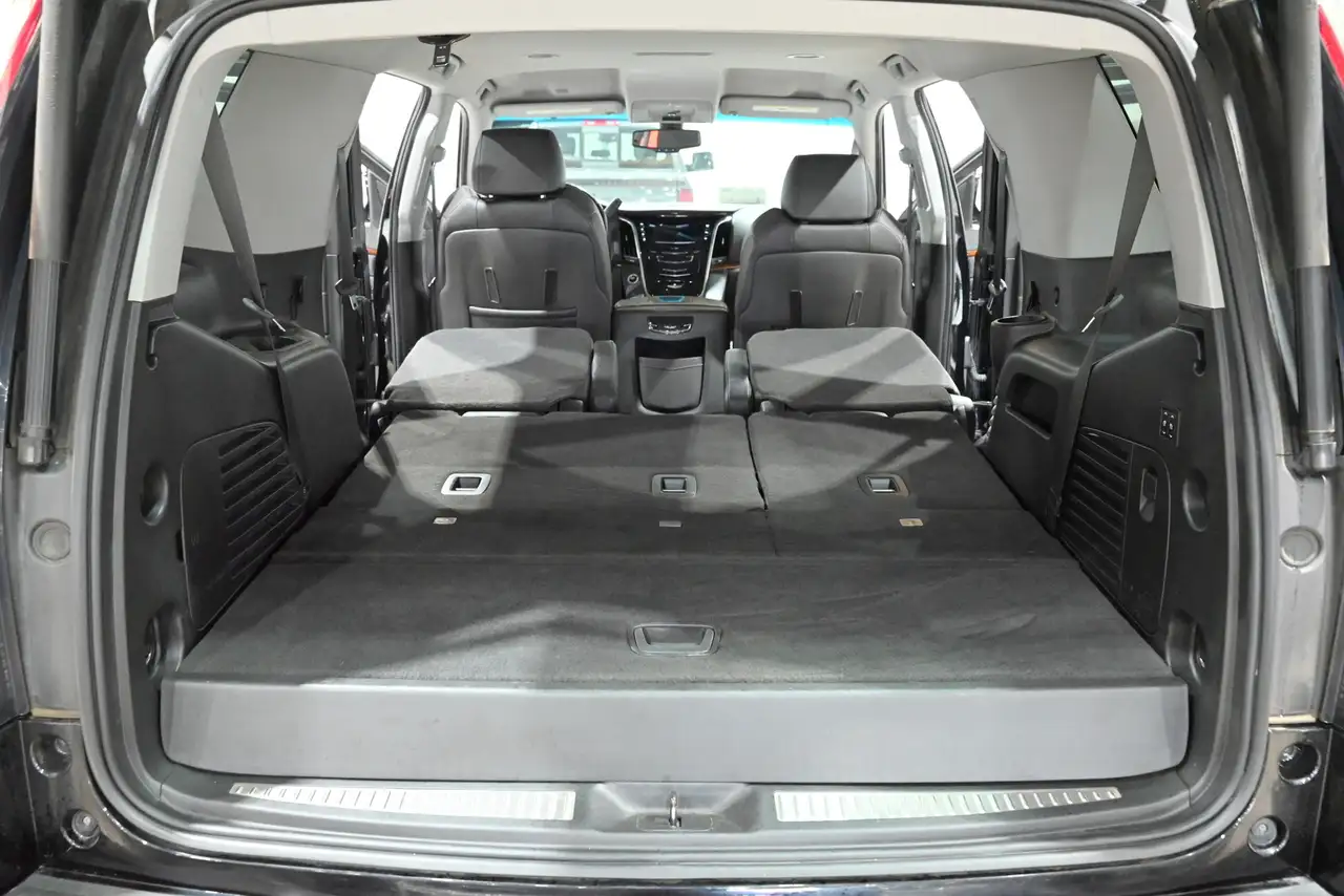 Cadillac Escalade снимка Cadillac Escalade