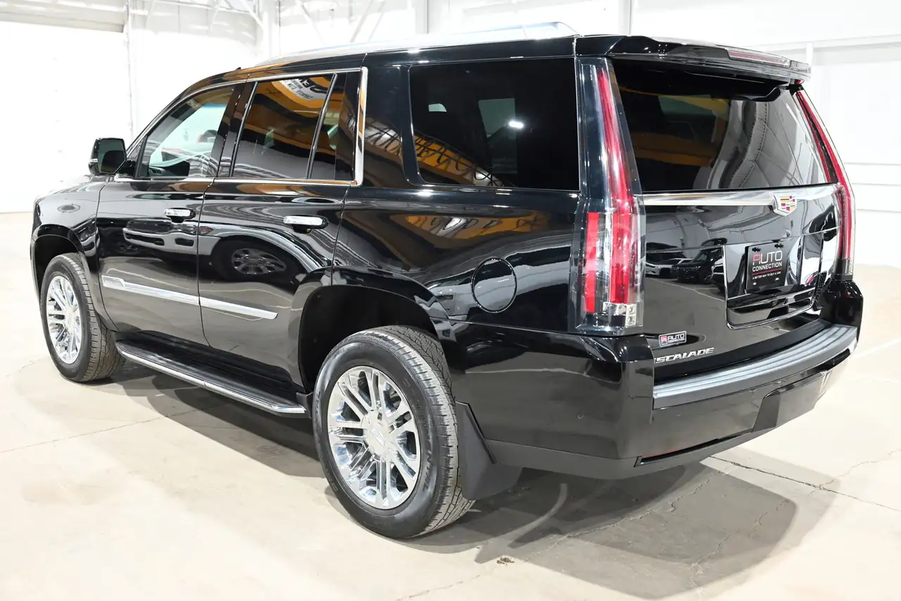 Cadillac Escalade снимка Cadillac Escalade