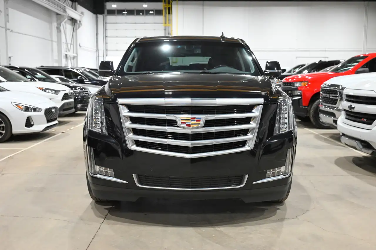 Cadillac Escalade снимка Cadillac Escalade