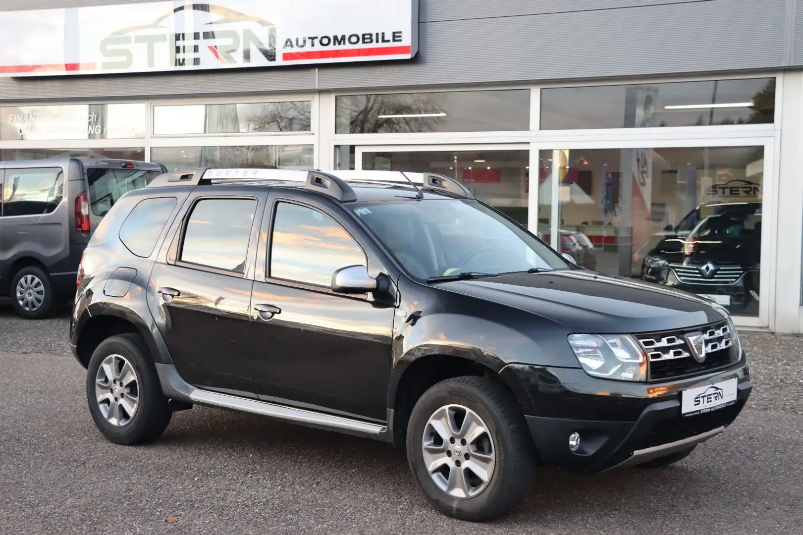 Dacia Duster I Prestige 4x2 l LEDER l NAVI l Schwarz - 1