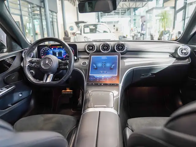 Mercedes-Benz C-Class view 15