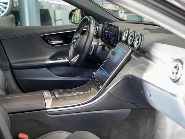 Mercedes-Benz C-Class view 12