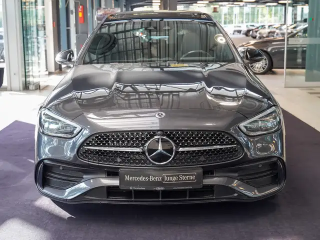Mercedes-Benz C-Class view 9