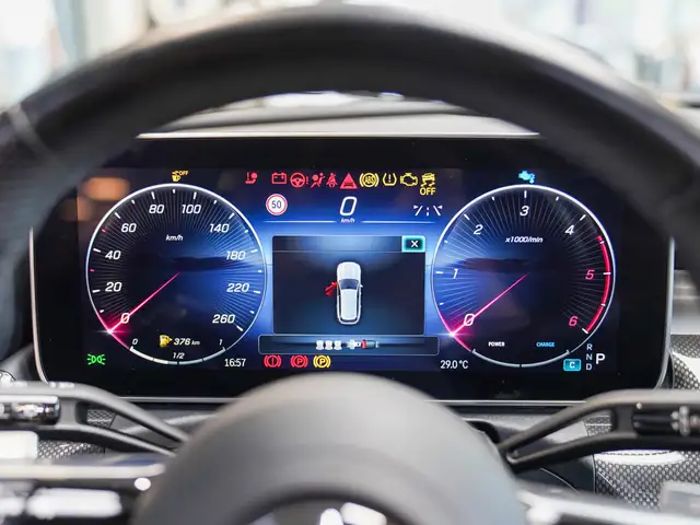 Mercedes-Benz C-Class view 18