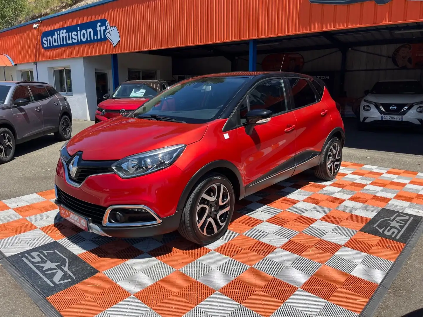 Renault Captur 1.5 DCI 90 HELLY HANSEN Rouge - 1