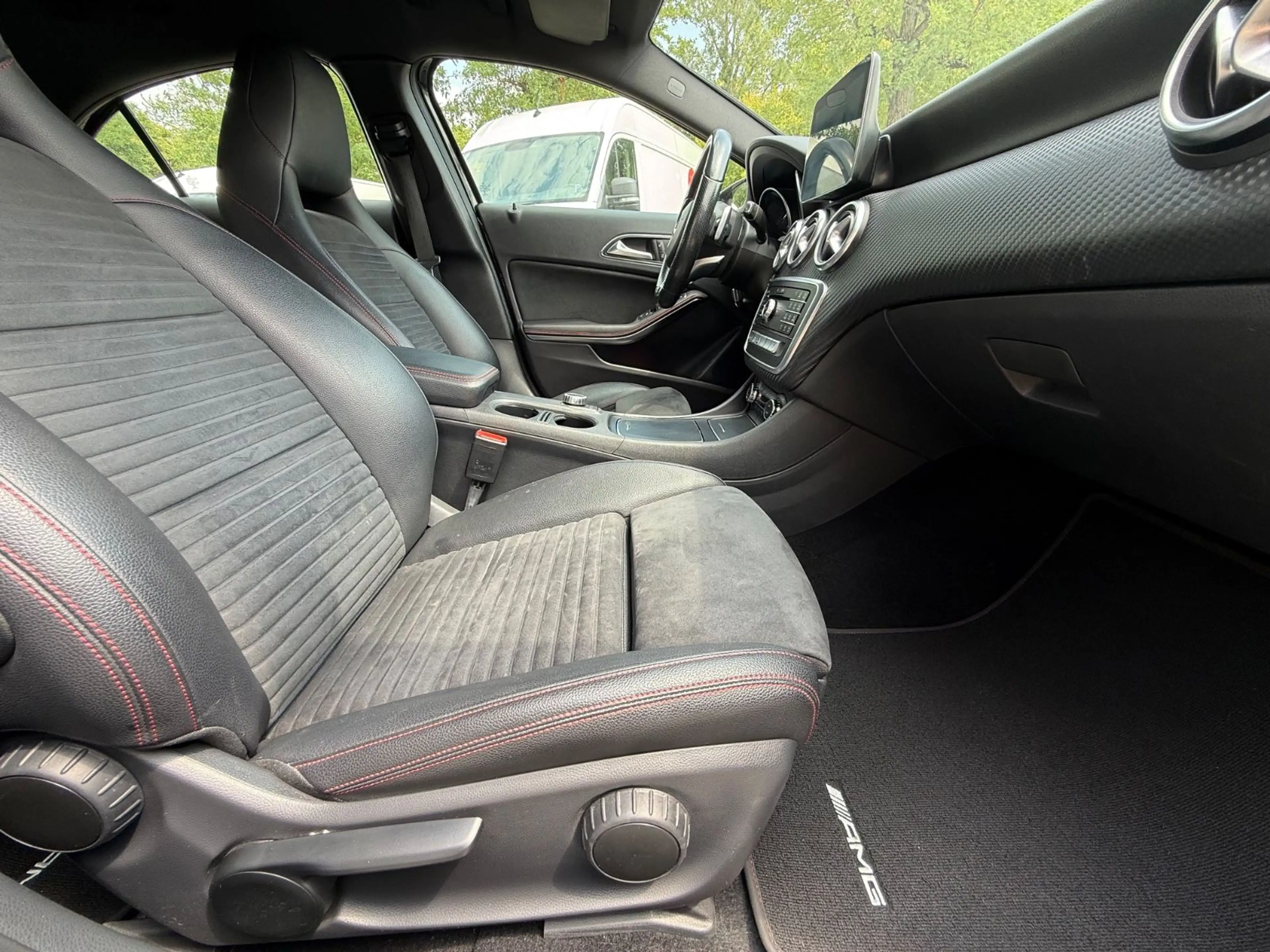 Mercedes-Benz A 220 CDI*AMG*NAVI*LED*EU6* — photo 10