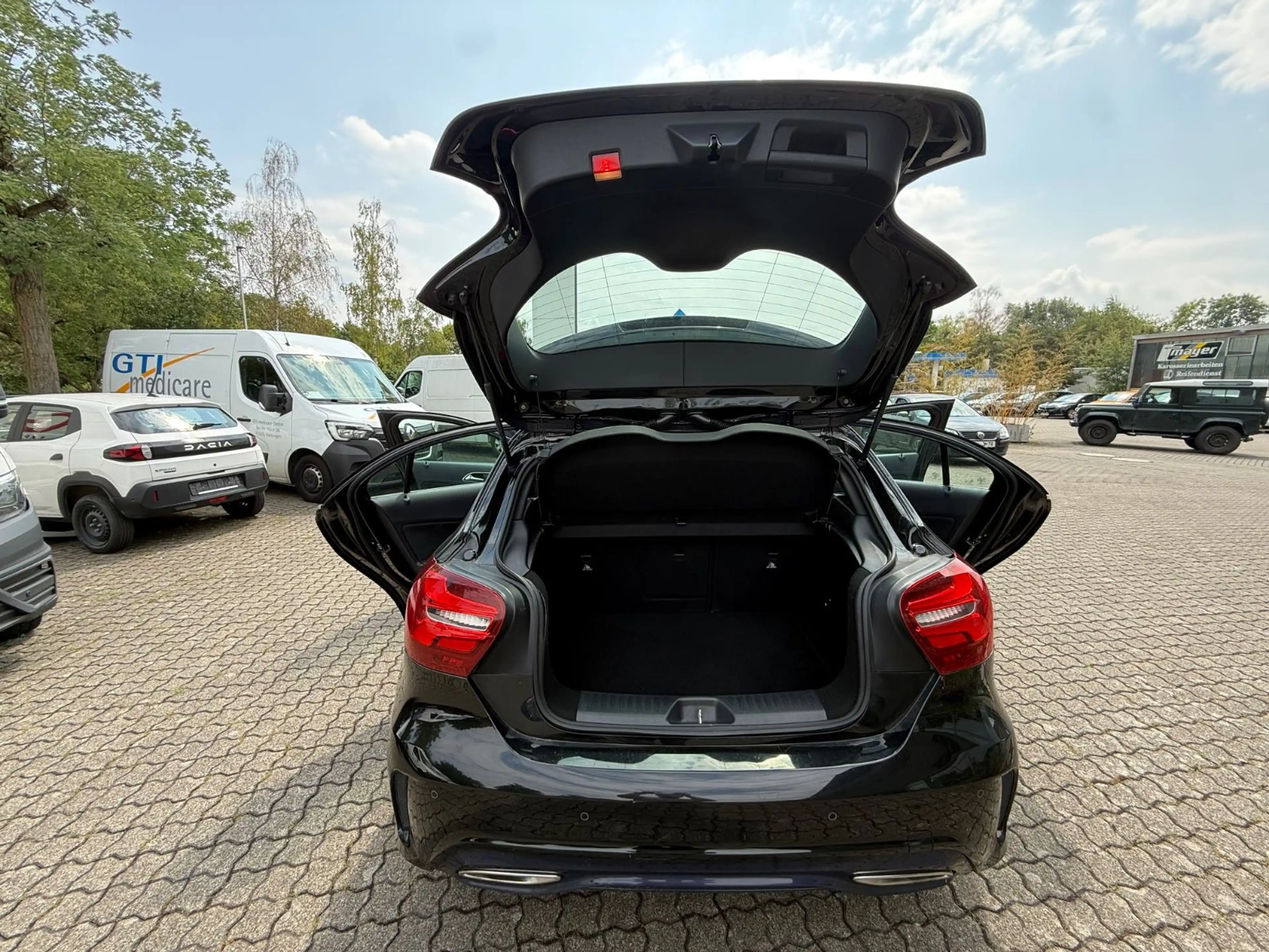 Mercedes-Benz A 220 CDI*AMG*NAVI*LED*EU6* — photo 14