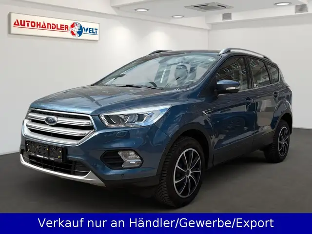 Ford Kuga 1.5 EB 4x4 Automatik SHZ Navi PDC AHK