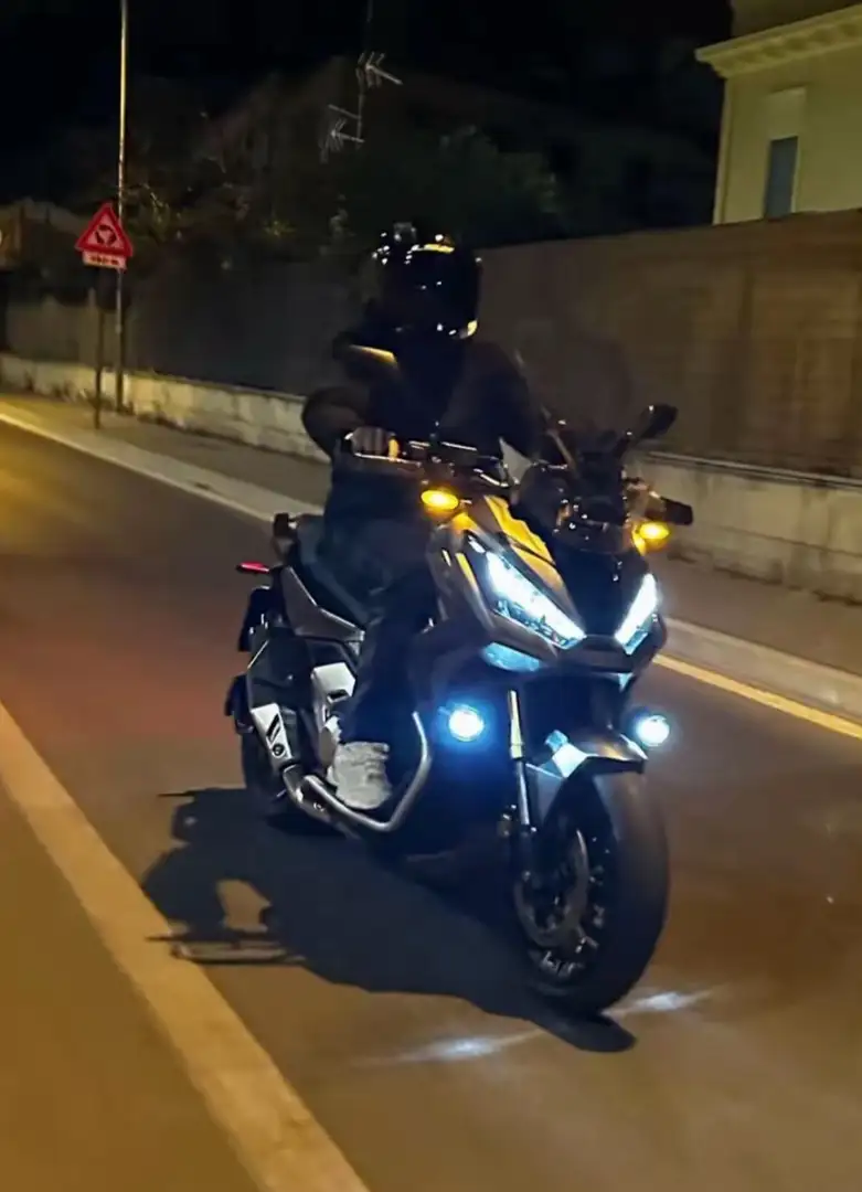 Honda X-ADV full - 1